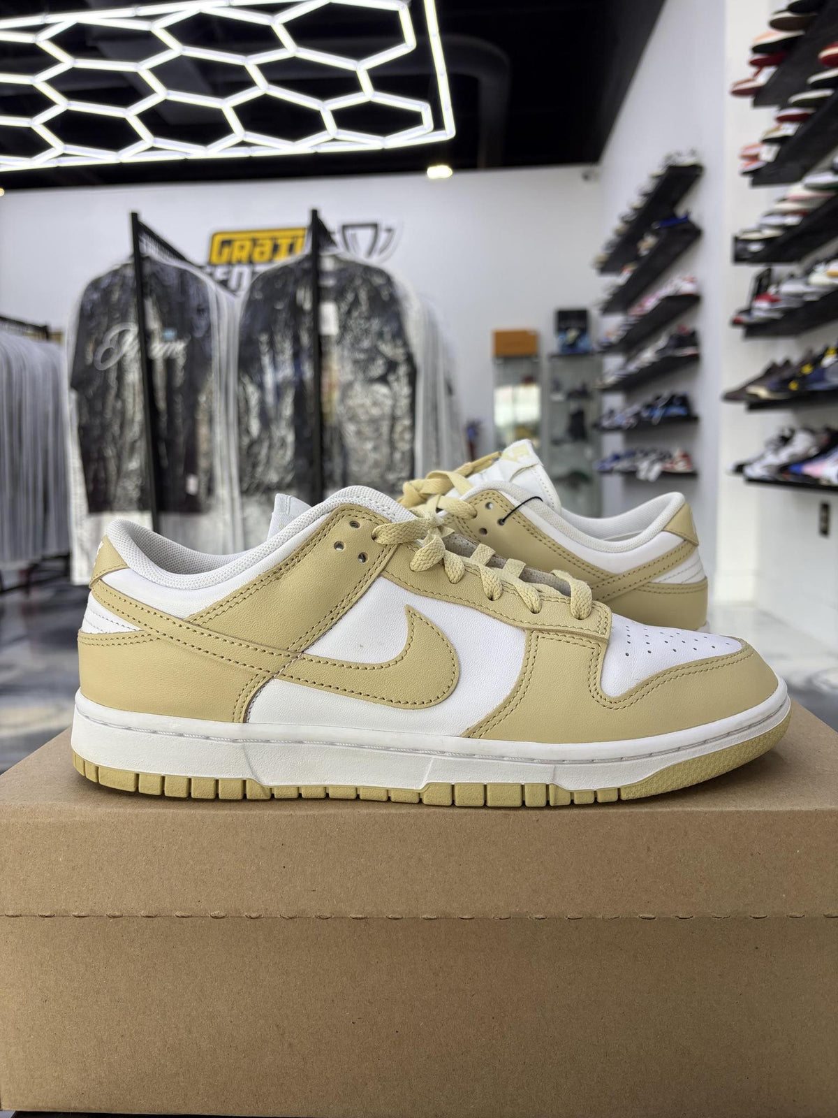 Nike Dunk Low "Team Gold" Used Size 9