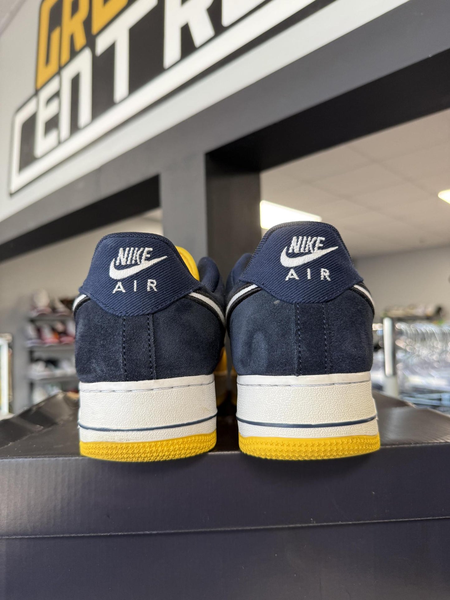 Nike AF1 Low "Obsidian Yellow" Used Size 10.5