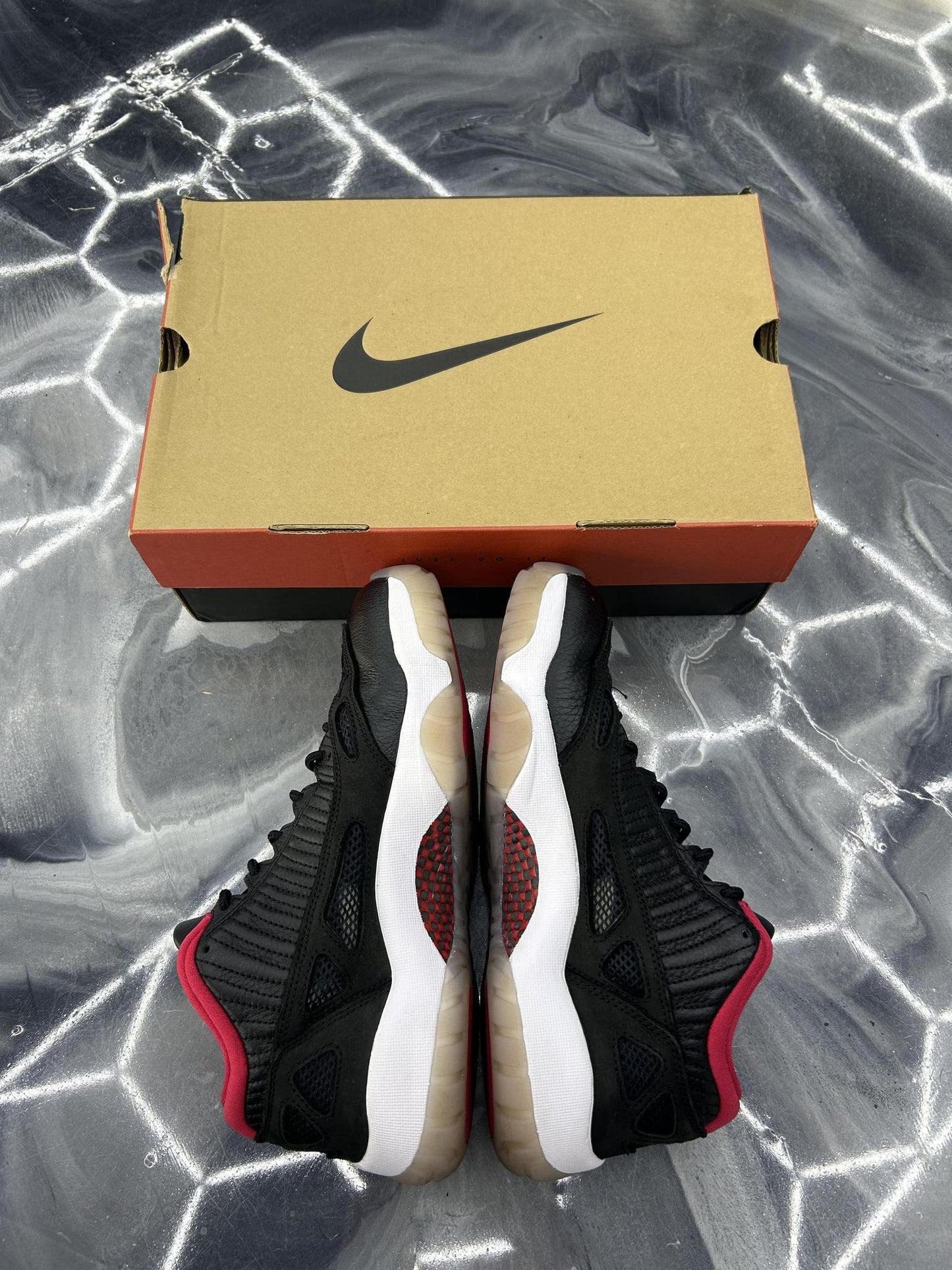 Jordan 11 Low IE "Bred" Used Size 9