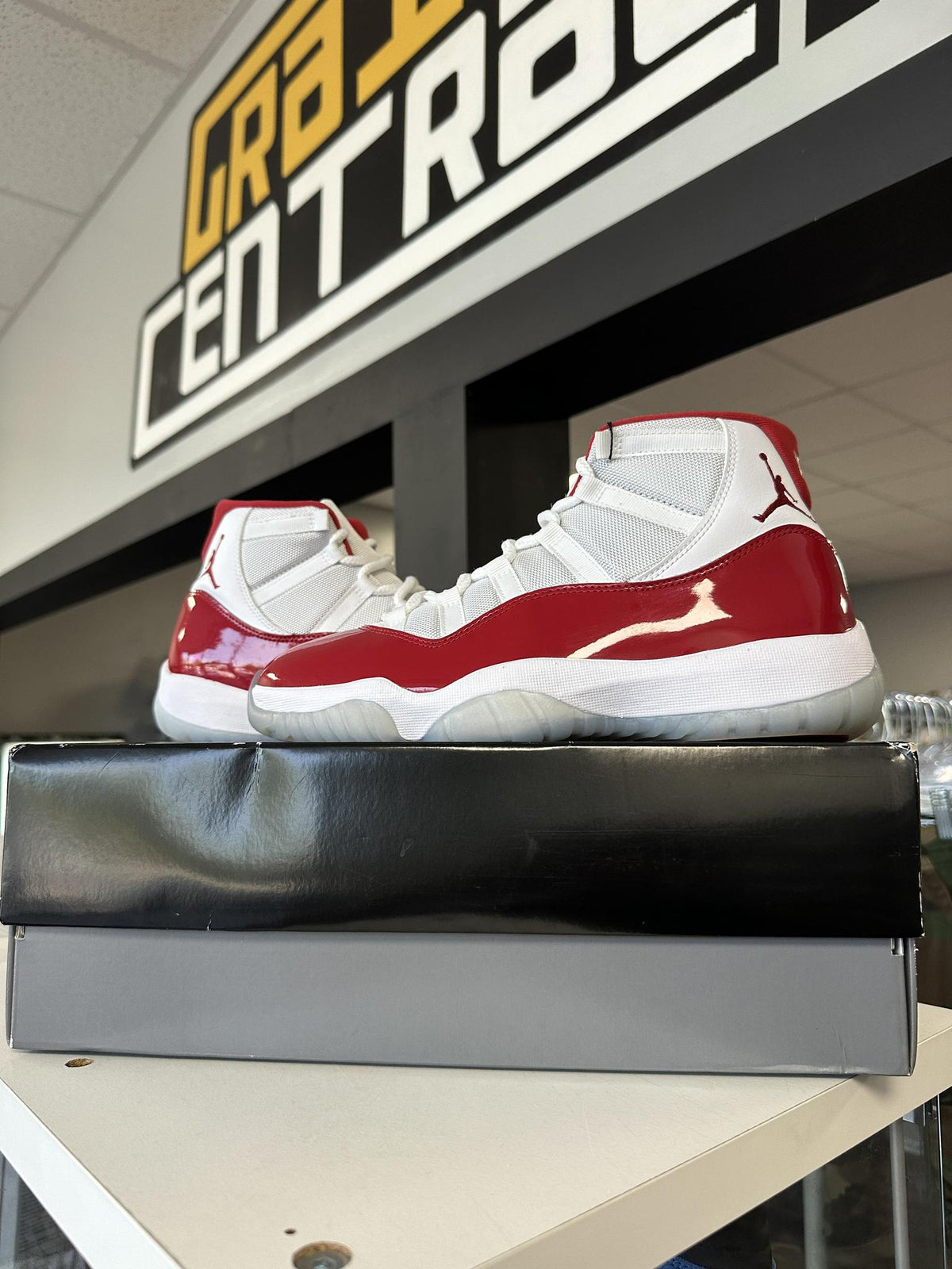 Jordan 11 "Cherry" Used Size 9.5
