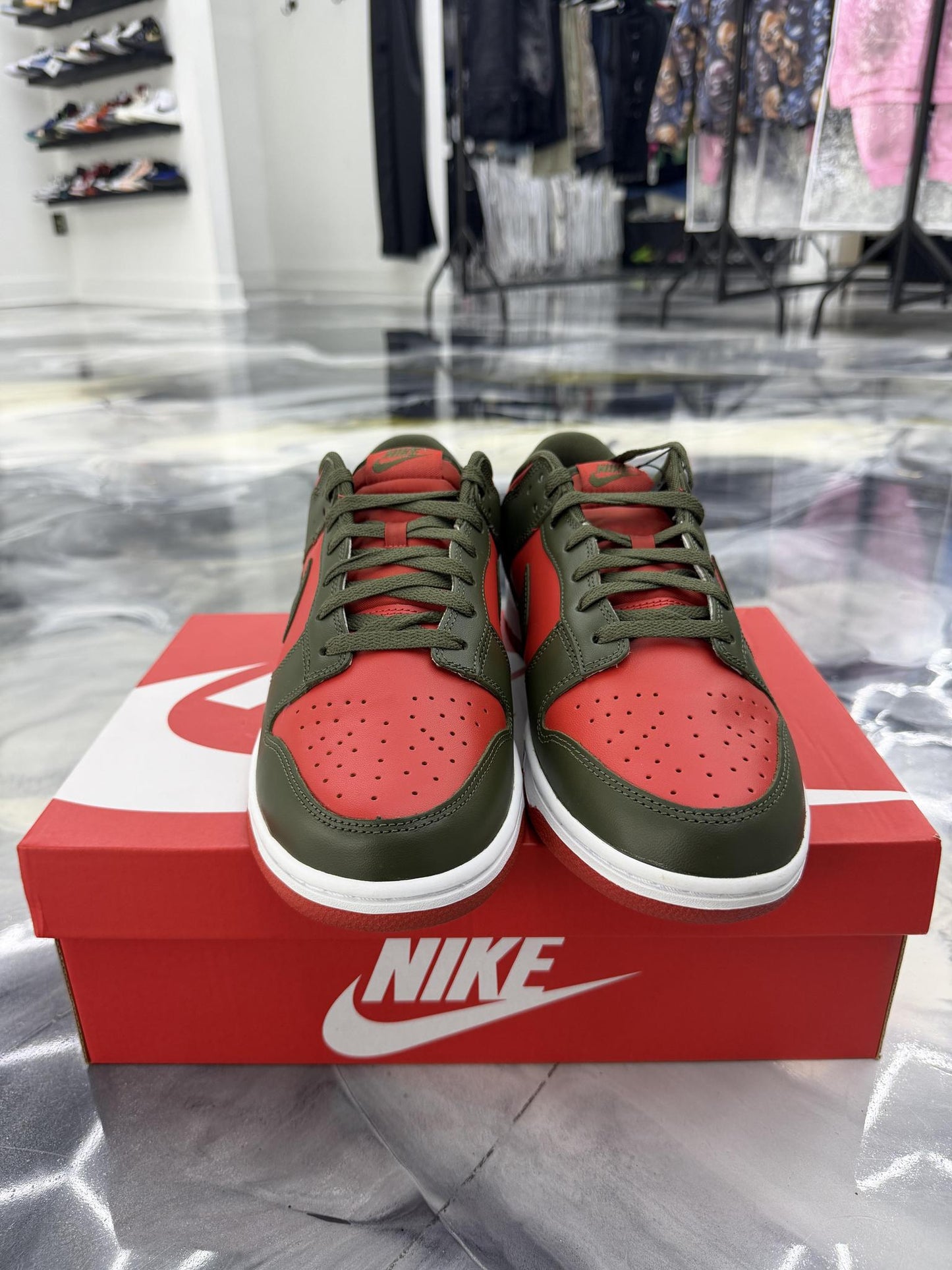 Nike Dunk Low Mystic Red Cargo Used Size 13