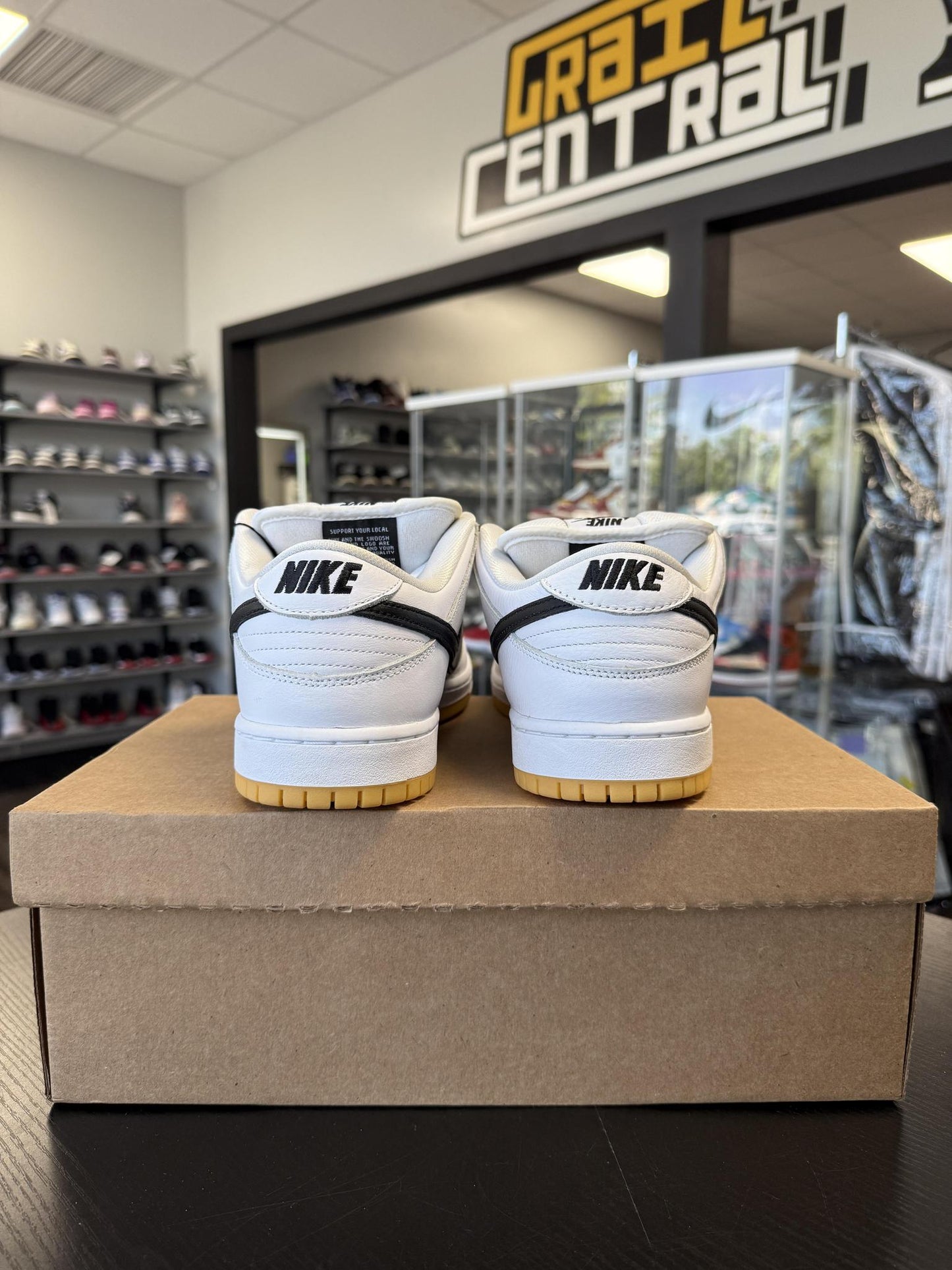 Nike SB Dunk Low "White Gum" Used Size 10.5