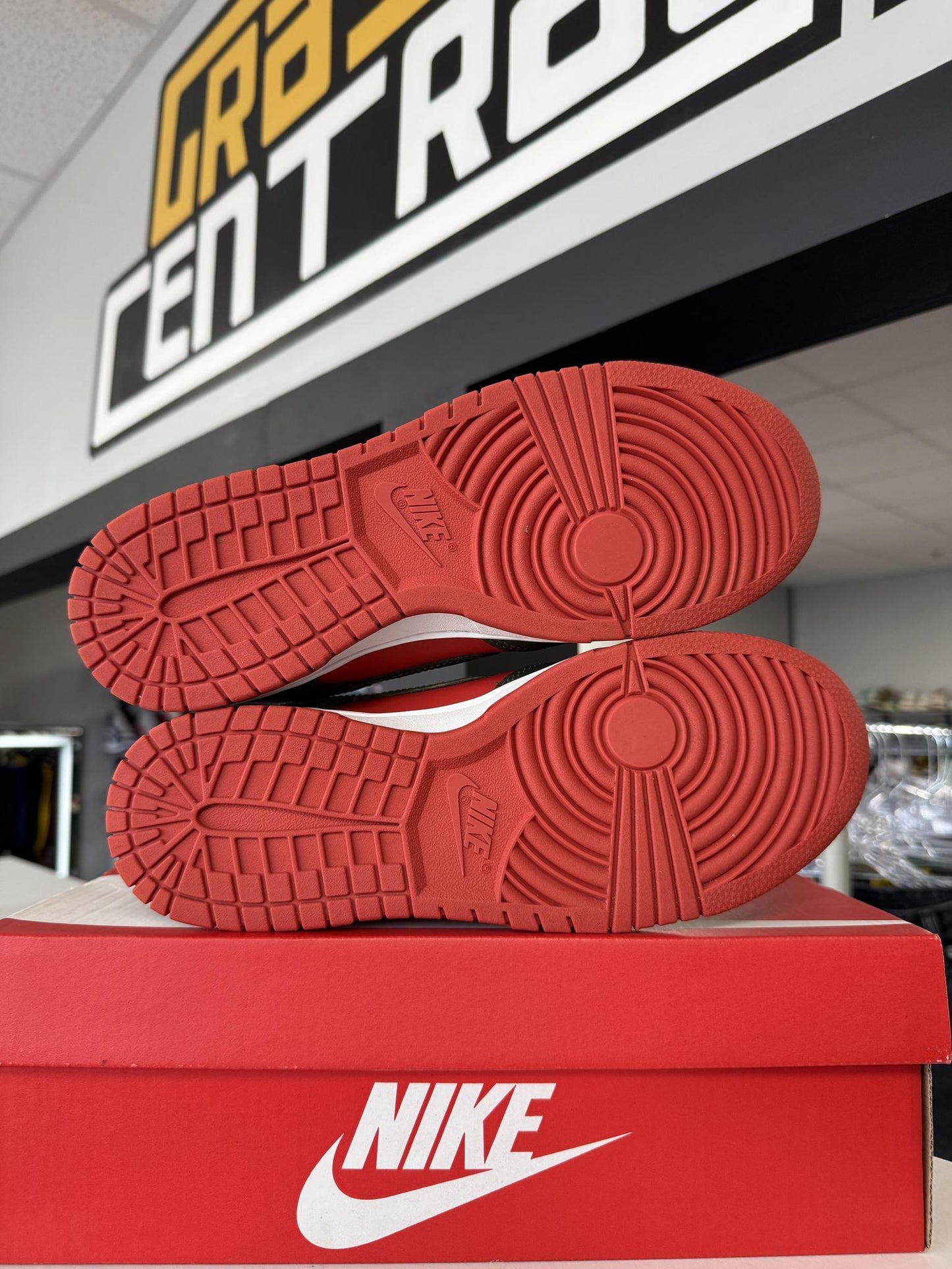 Nike Dunk Low "Mystic Red Olive" Used Size 8