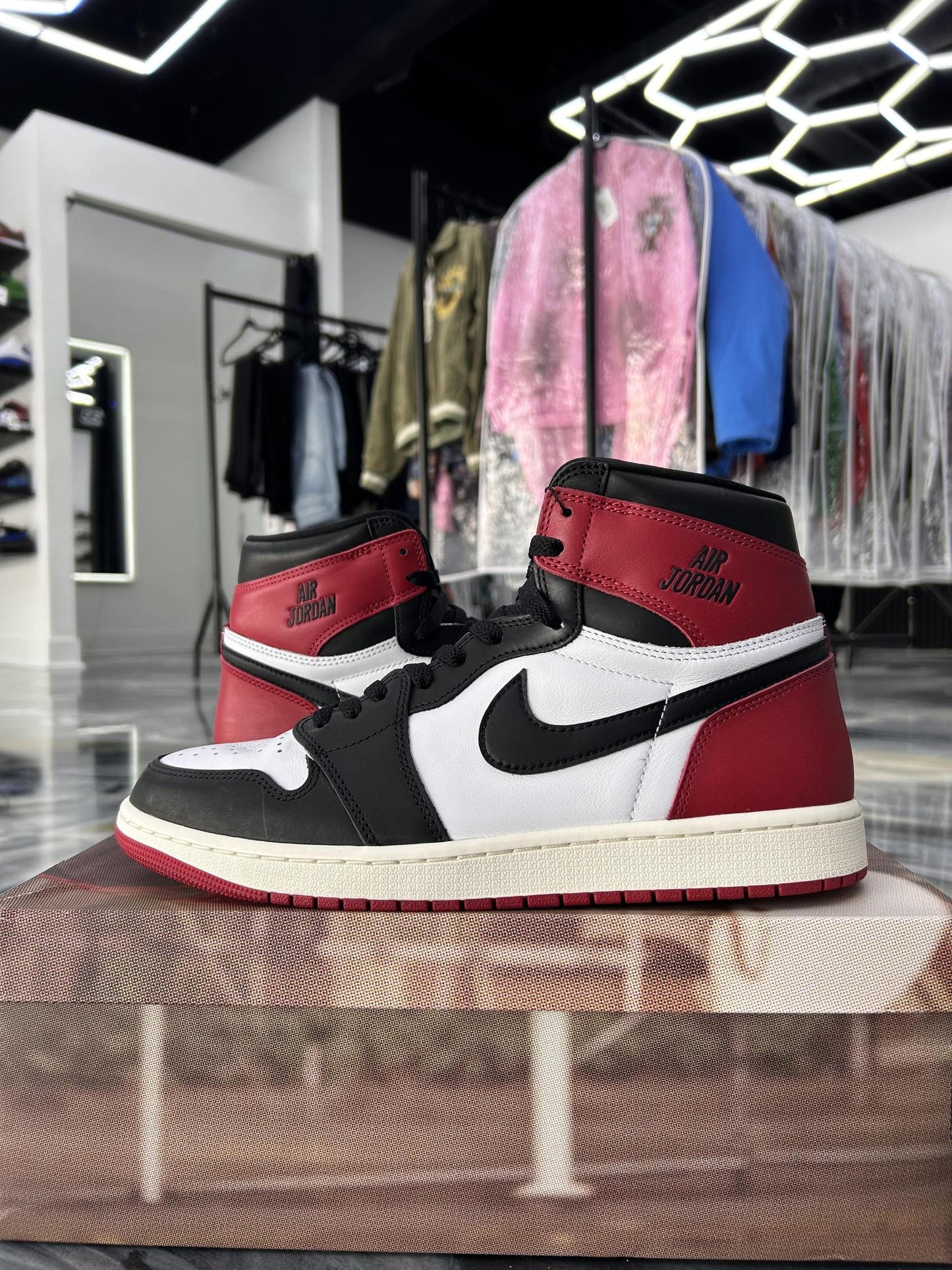 Jordan 1 "Black Toe" Used Size 11.5