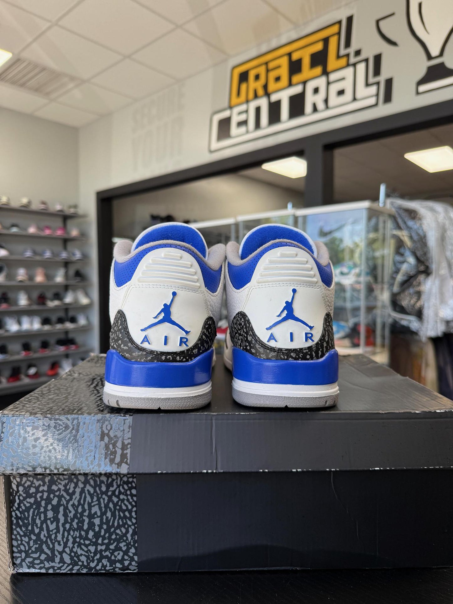 Jordan 3 "Racer Blue" Used Size 10.5