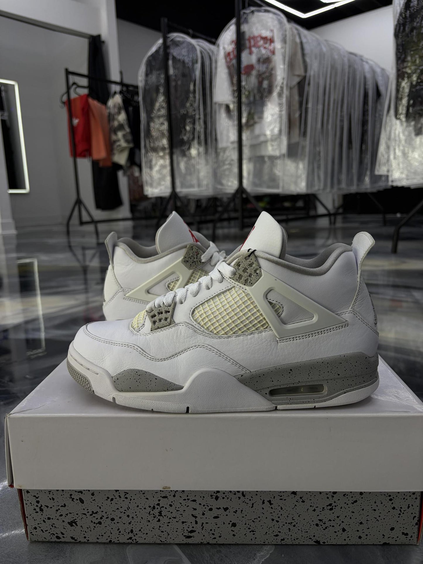 Jordan 4 "White Oreo" Used Size 9