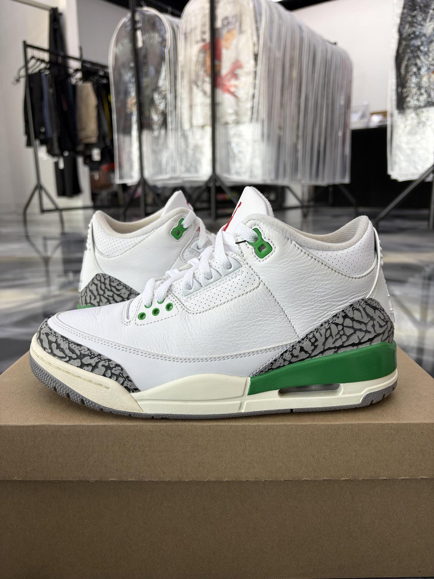 Jordan 3 "Lucky Green" Used Size 7.5