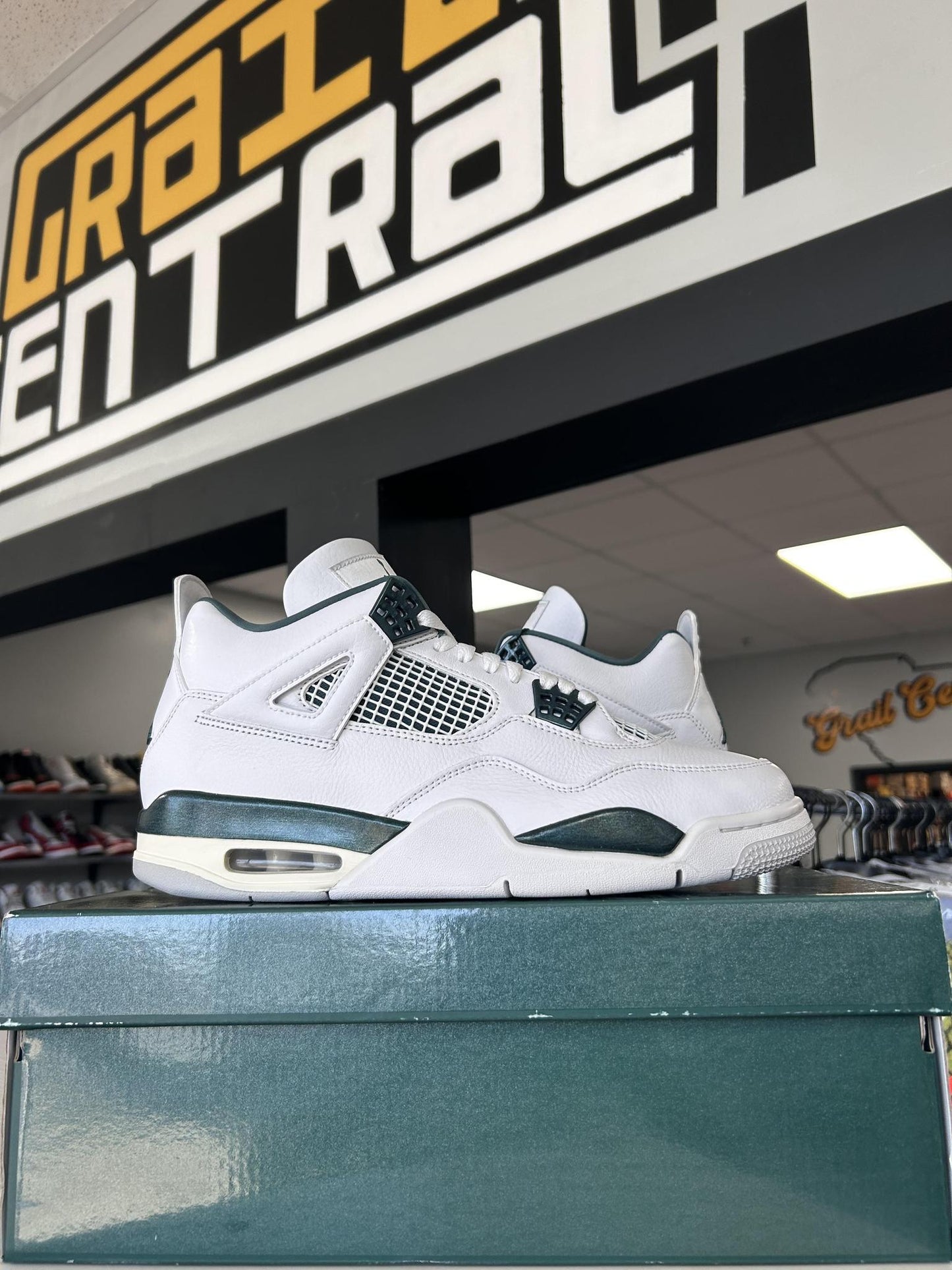 Jordan 4 "Oxidized Green" Used Size 10.5