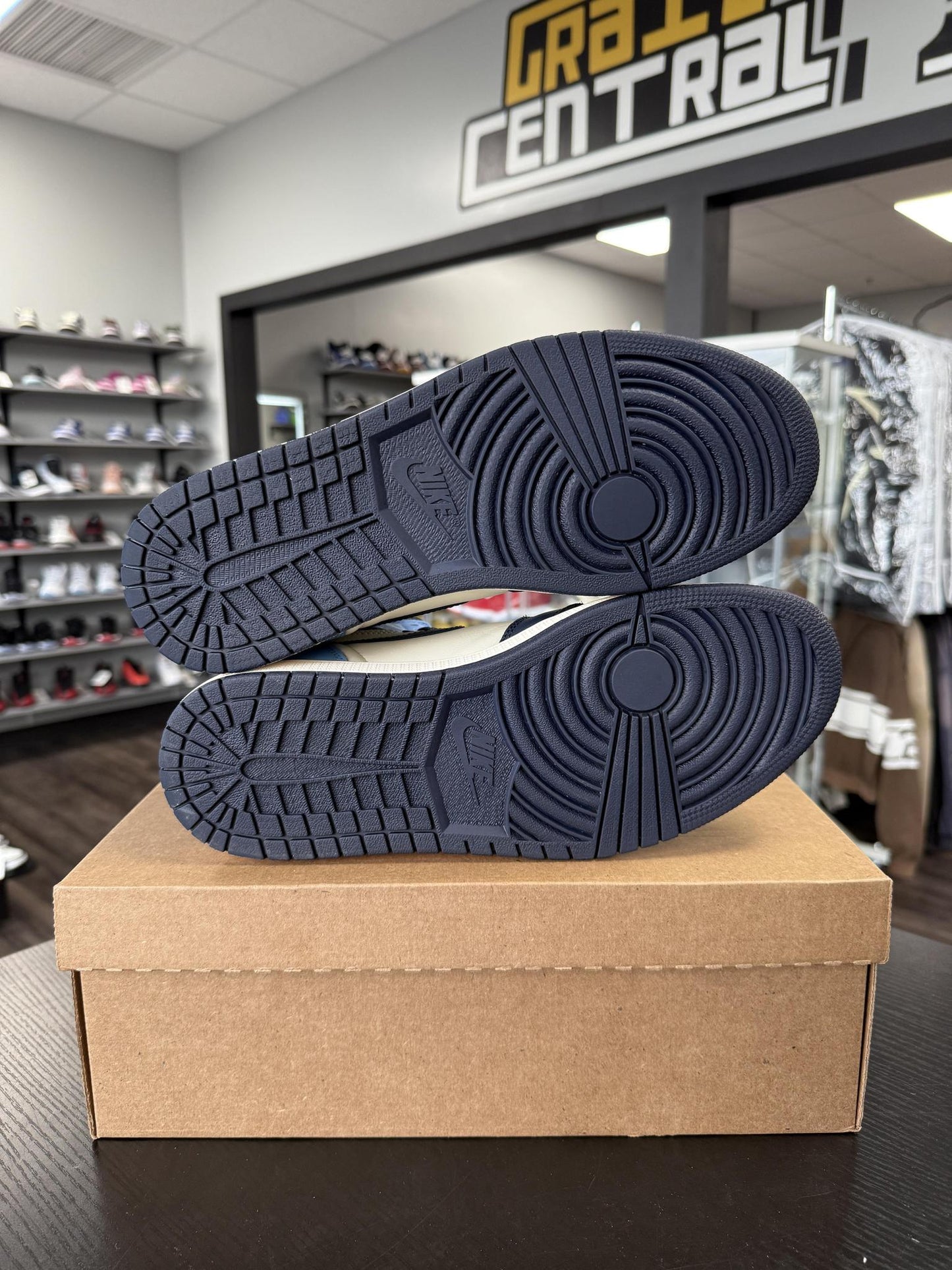 Jordan 1 "Obsidian" Used Size 11.5