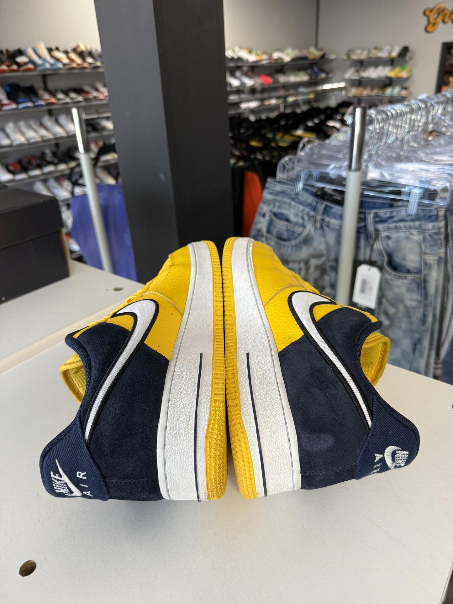 Nike AF1 Low "Obsidian Yellow" Used Size 10.5