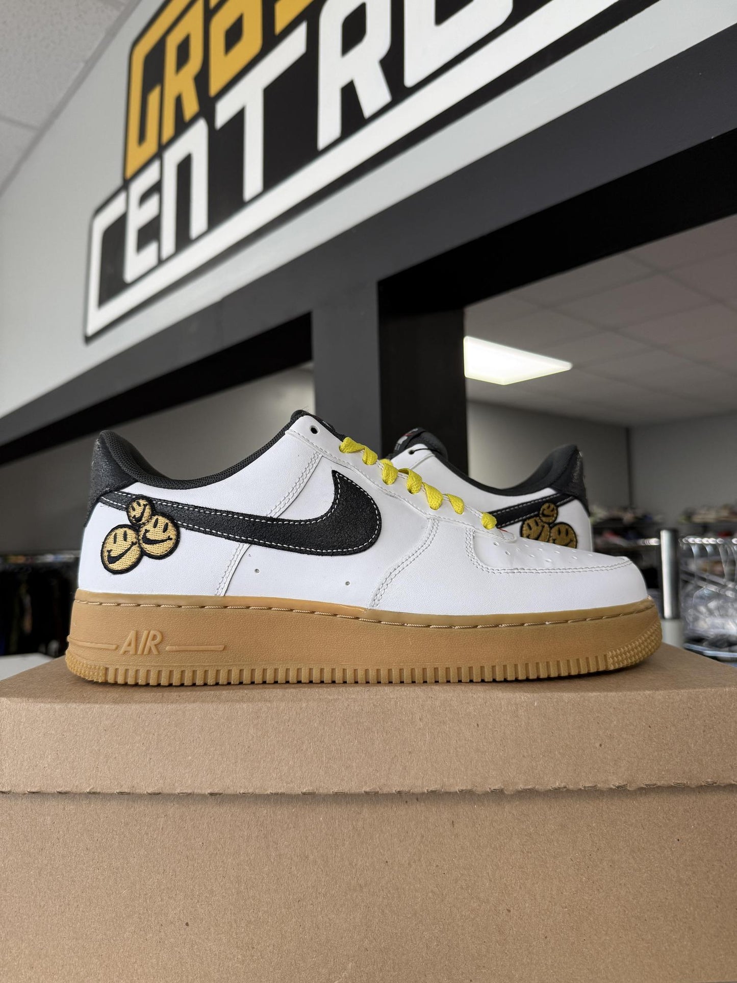 Nike AF1 "Go The Extra Smile" Used Size 10