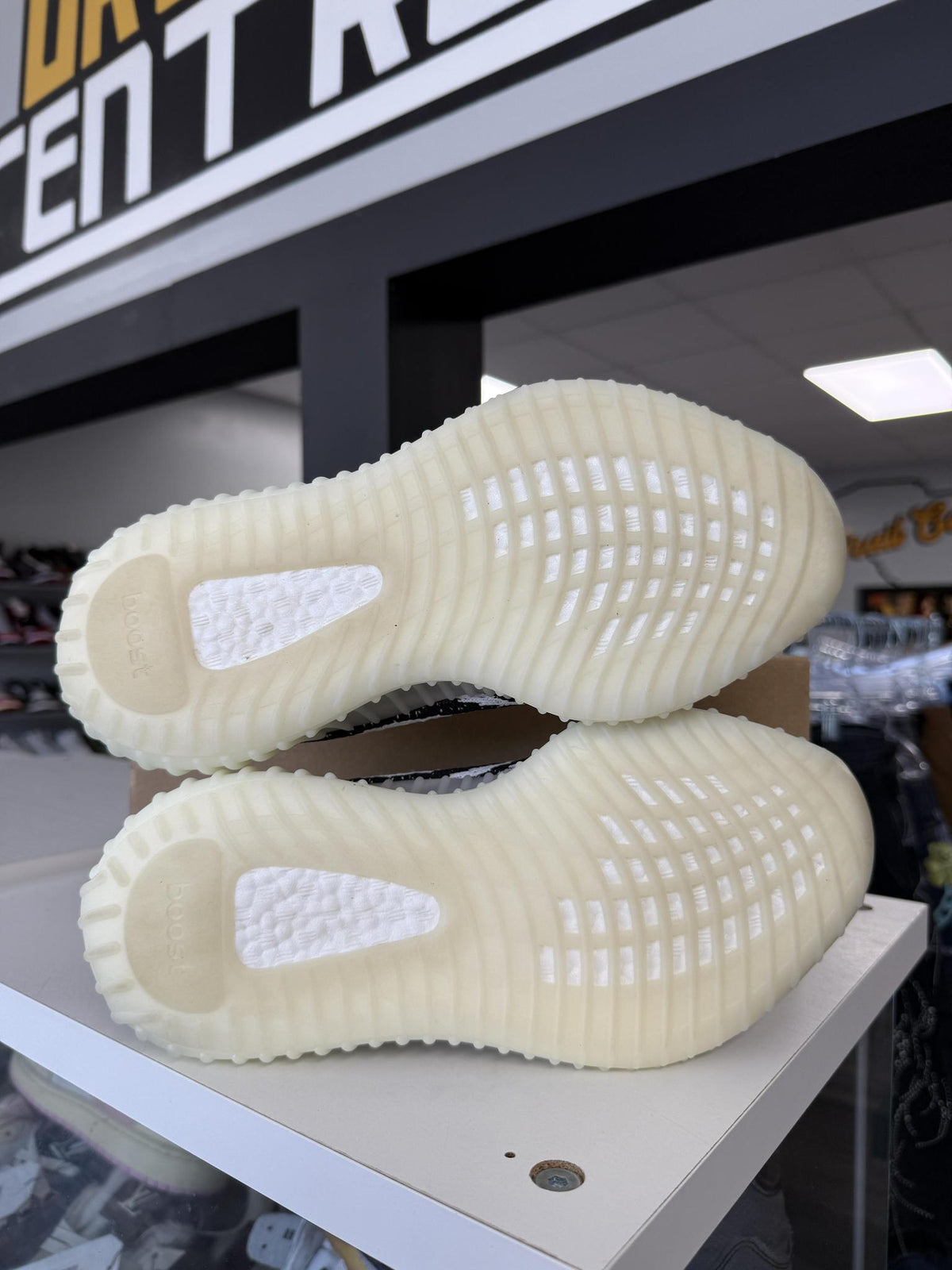 Adidas Yeezy 350 V2 "Zebra" Used Size 7.5