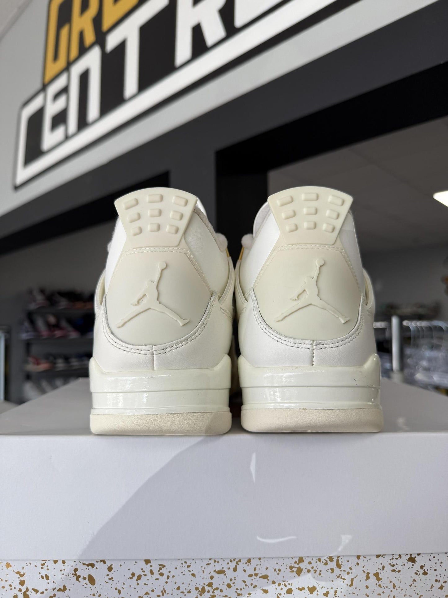 Jordan 4 "Metallic Gold" Used Size 9.5
