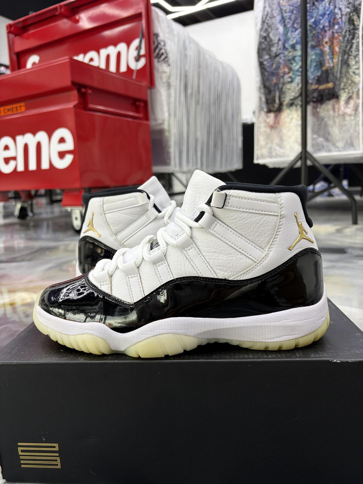 Jordan 11 "Gratitude" Used Size 8.5