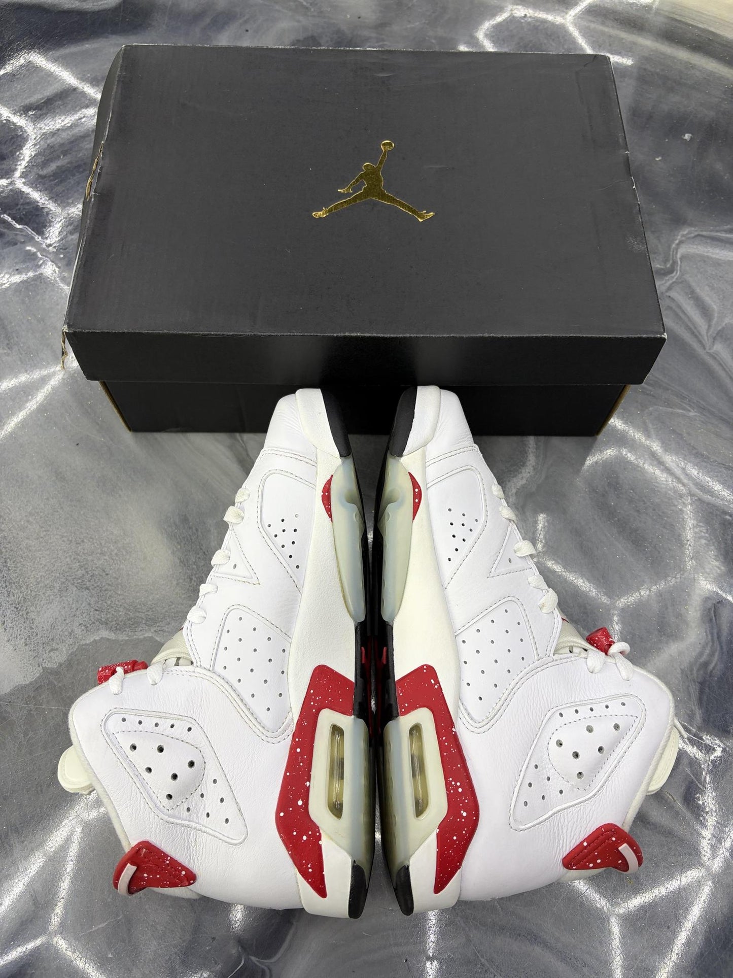 Jordan 6 "Red Oreo" Used Size 6.5Y/8W