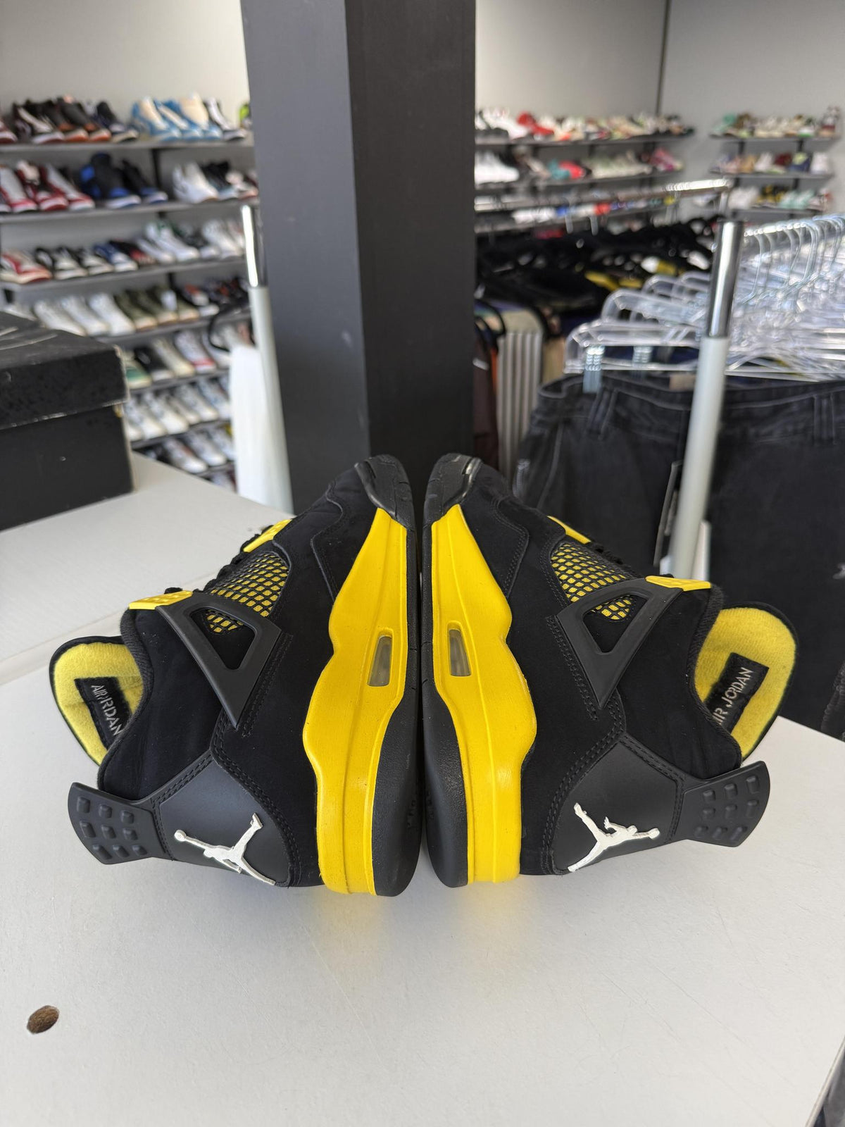 Jordan 4 "Thunder" Used Size 7Y/8.5W