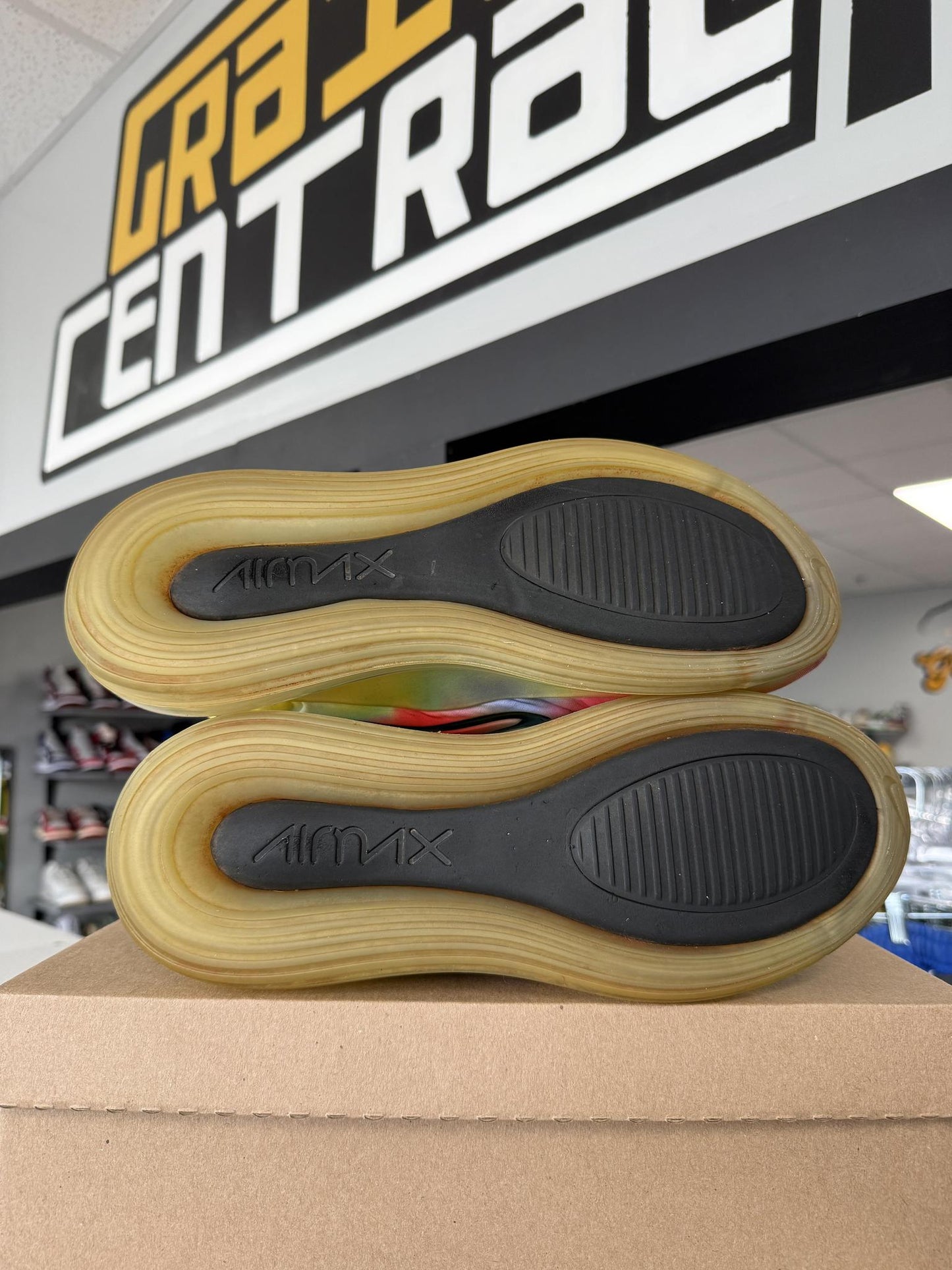 Nike Air Max 720 "Multicolor" Used Size 9.5