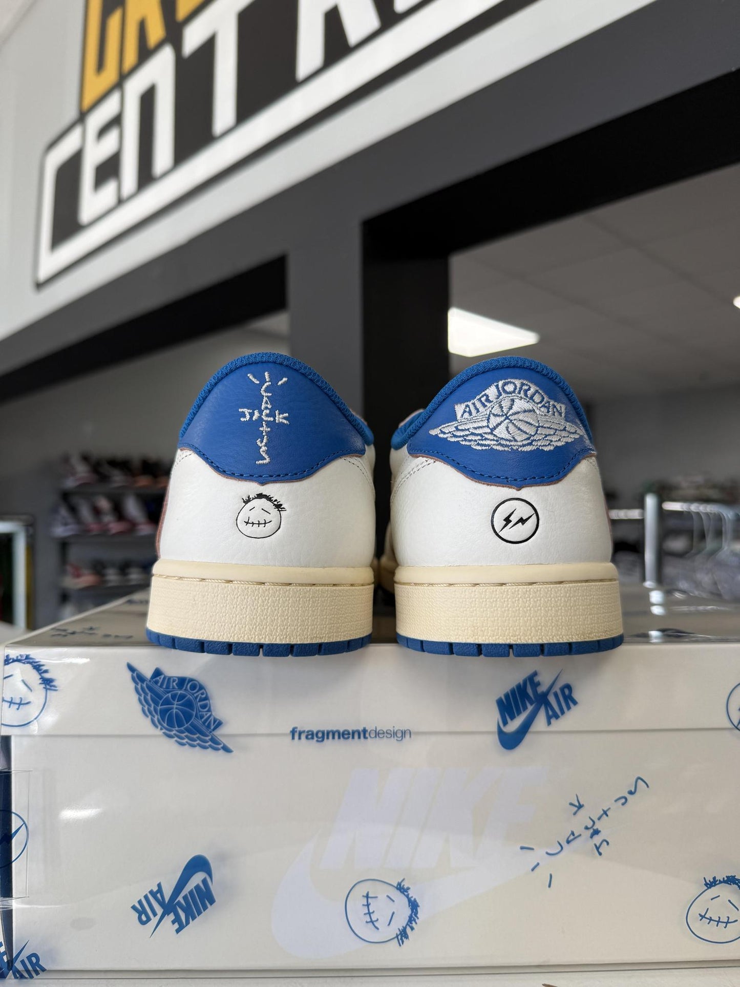 Jordan 1 Low Travis Scott "Fragment Sail" Used Size 11