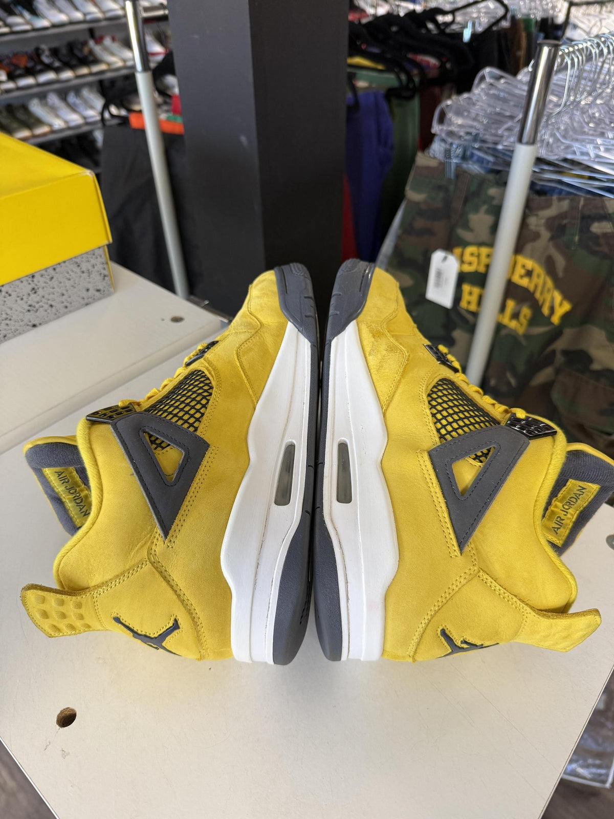 Jordan 4 "Lightning" Used Size 11