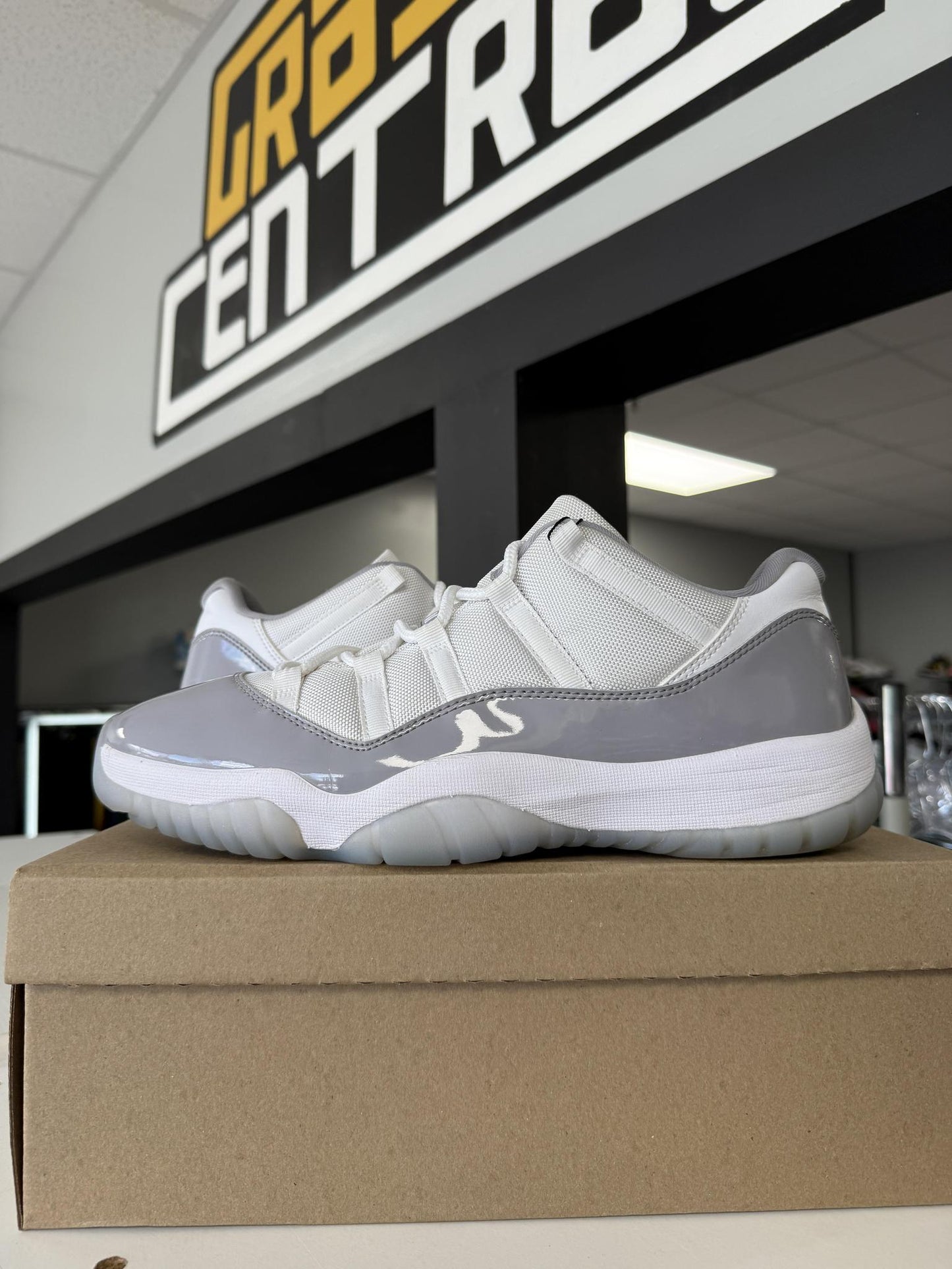 Jordan 11 Low "Cement Grey" Used Size 13