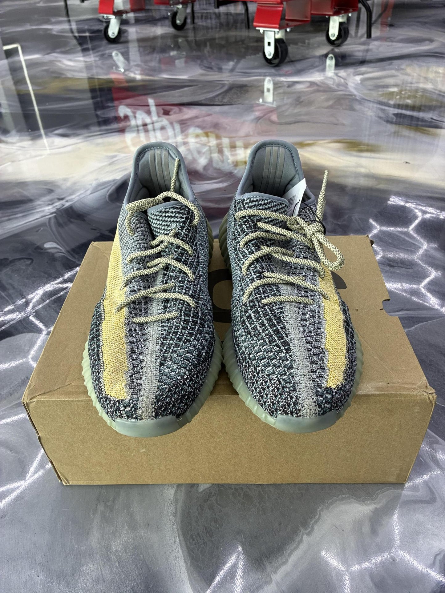 Yeezy 350 V2 "Ash Blue" Used Size 12