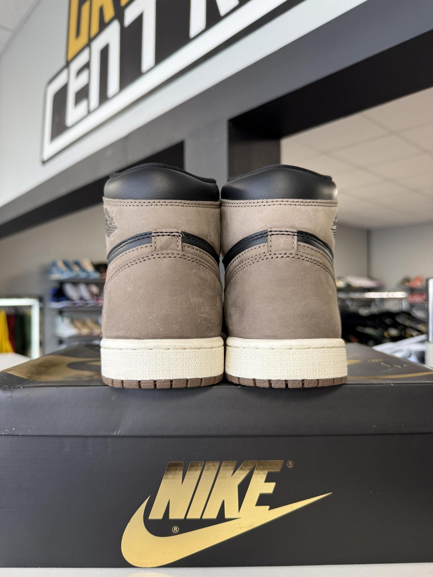 Jordan 1 "Palomino" Used Size 8