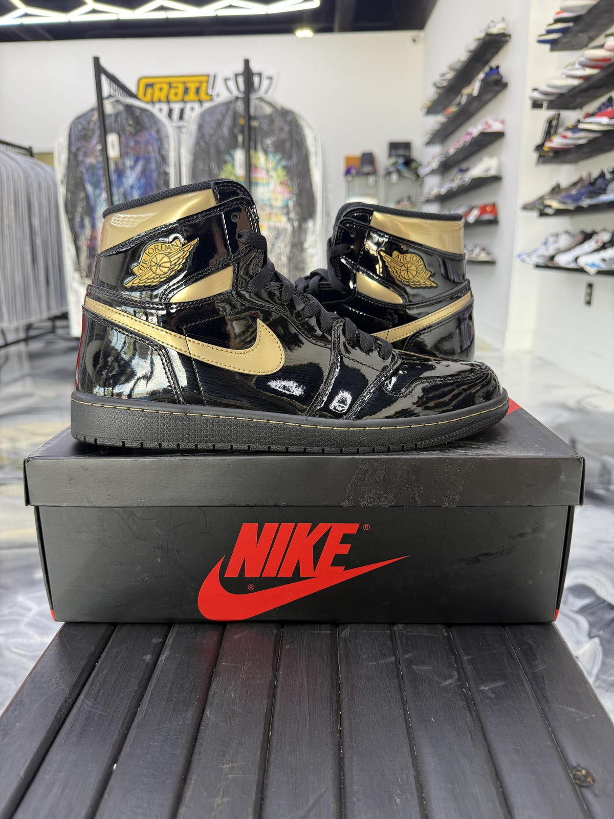 Jordan 1 "Black Metallic Gold" Used Size 12