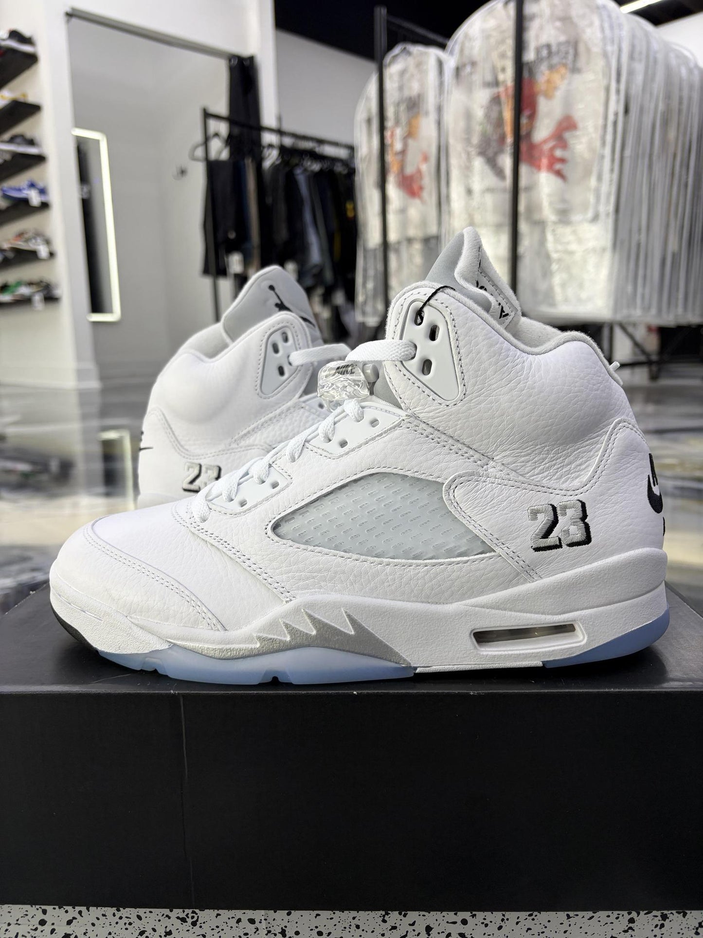Jordan 5 "White Metallic" Used Size 9