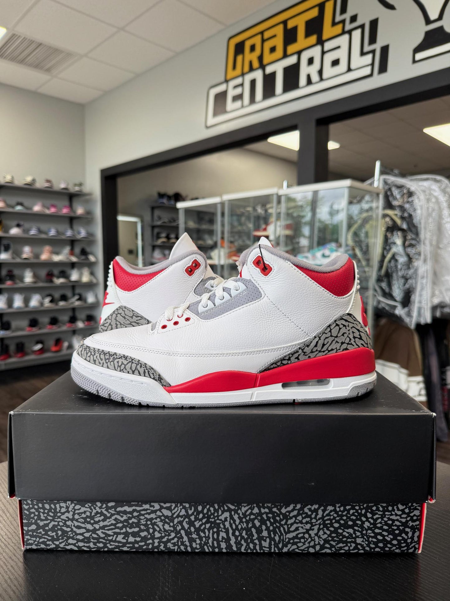 Jordan 3 "Fire Red" Used Size 10