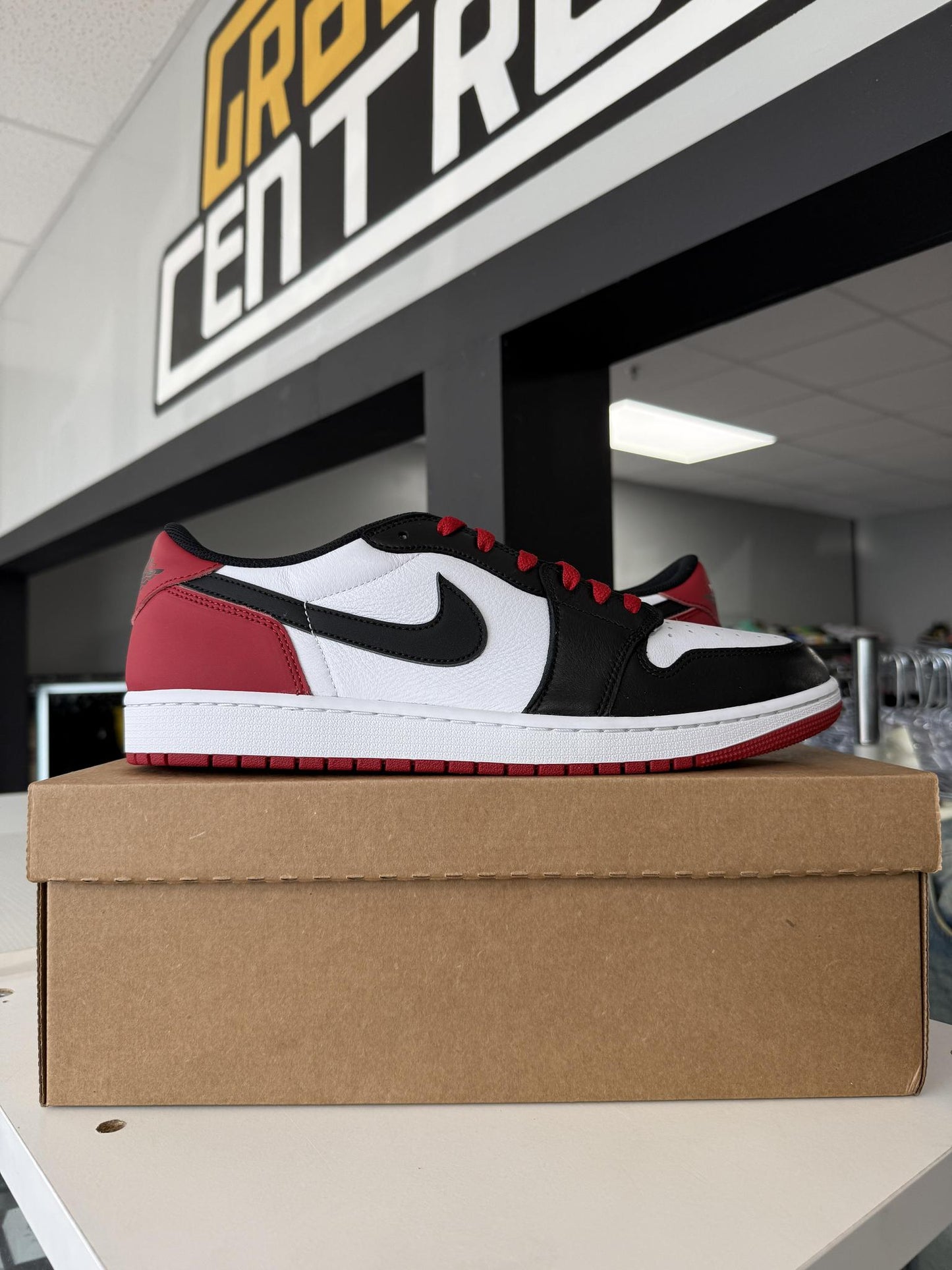 Jordan 1 Low "Black Toe" Used Size 14