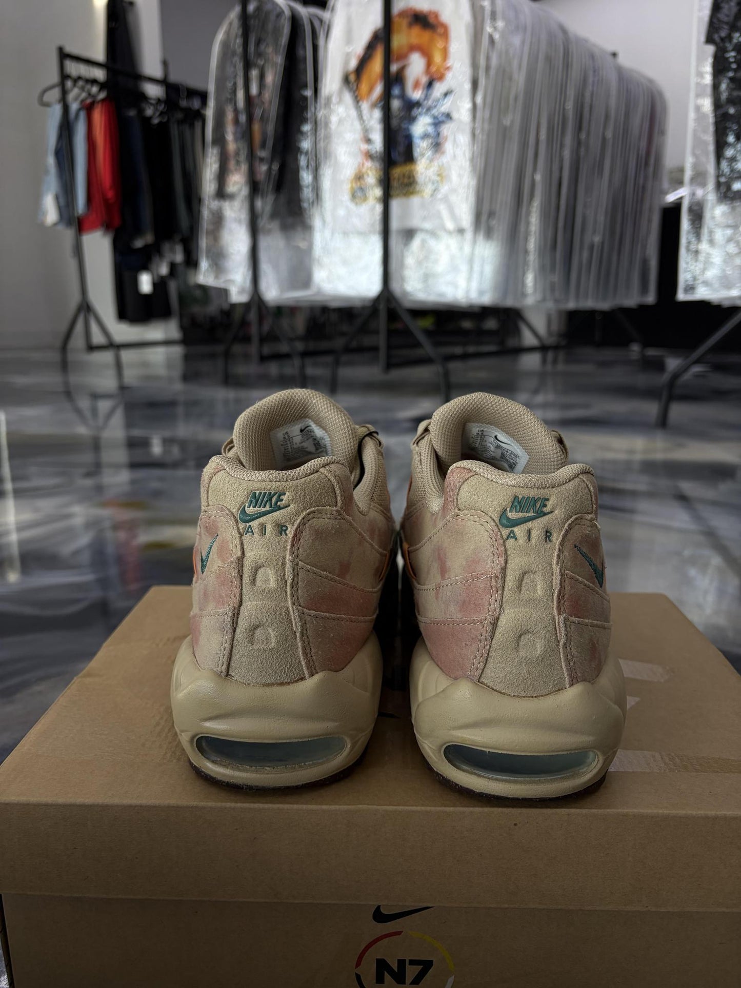 Nike Air Max 95 "N7 Fossil Rose" Used Size 9.5