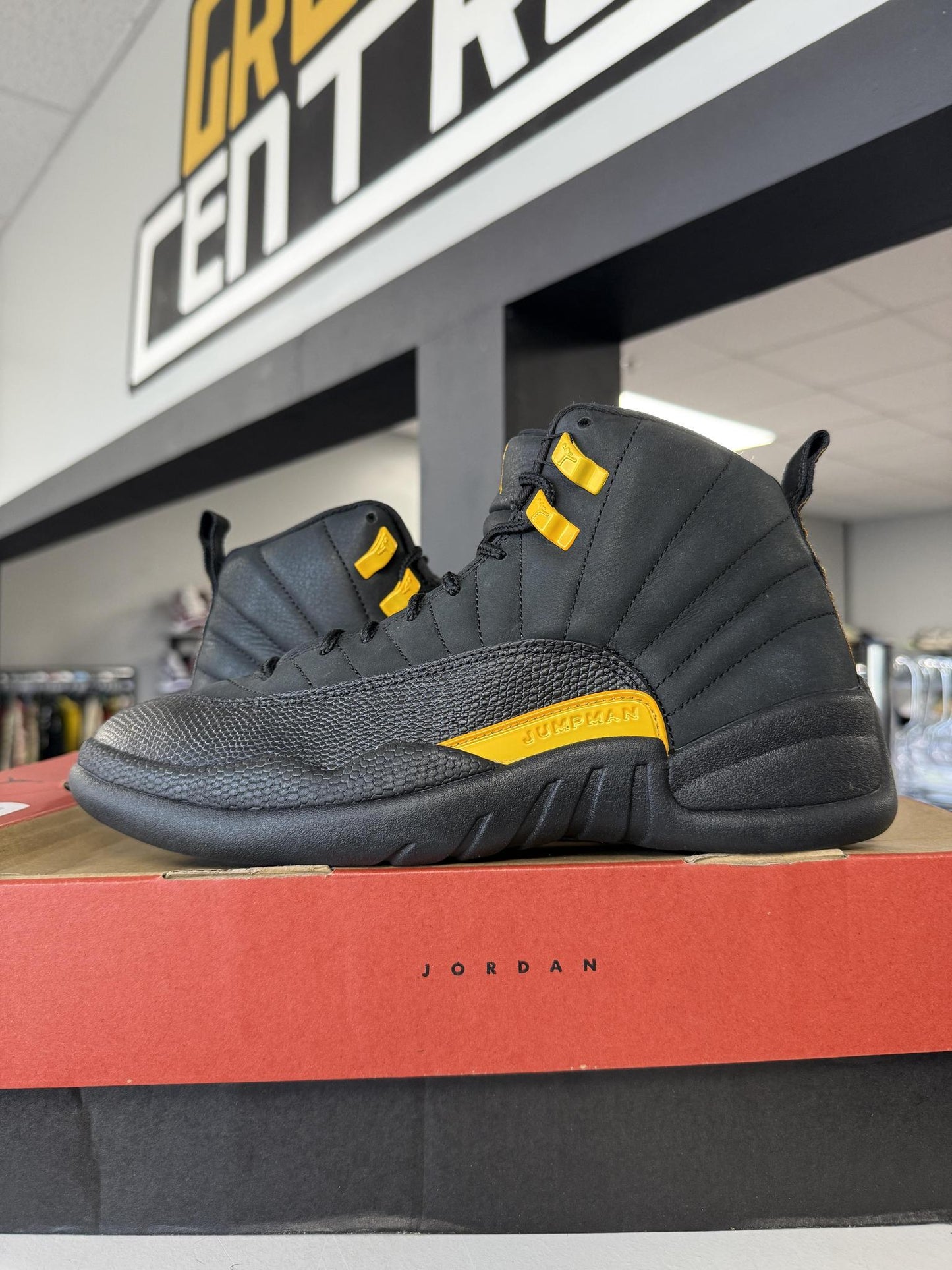 Jordan 12 "Reverse Taxi" Used Size 8