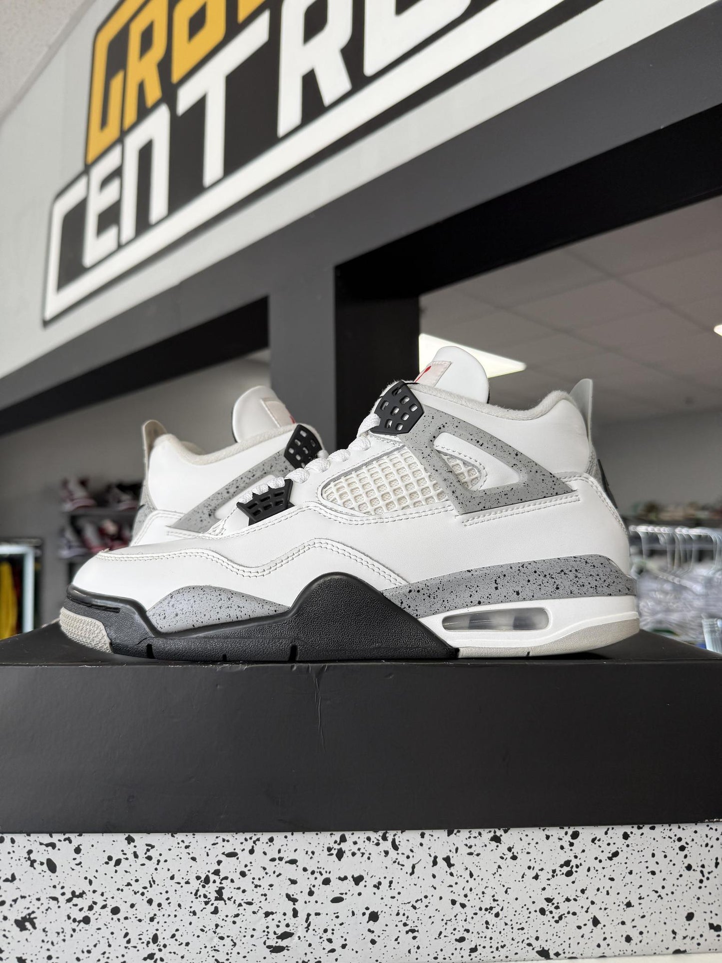 Jordan 4 "White Cement" Used Size 8