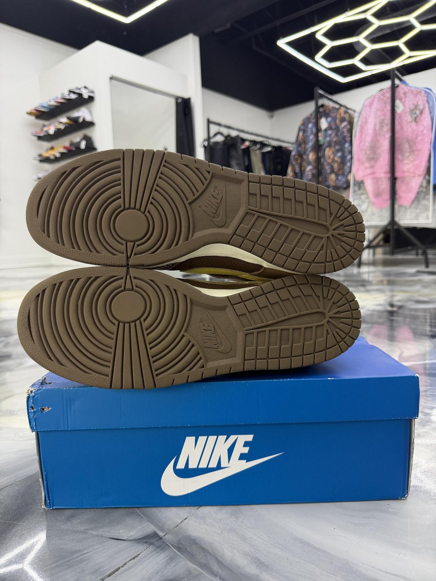 Nike Dunk Low "UNFTD Cargo Khaki" Used Size 15