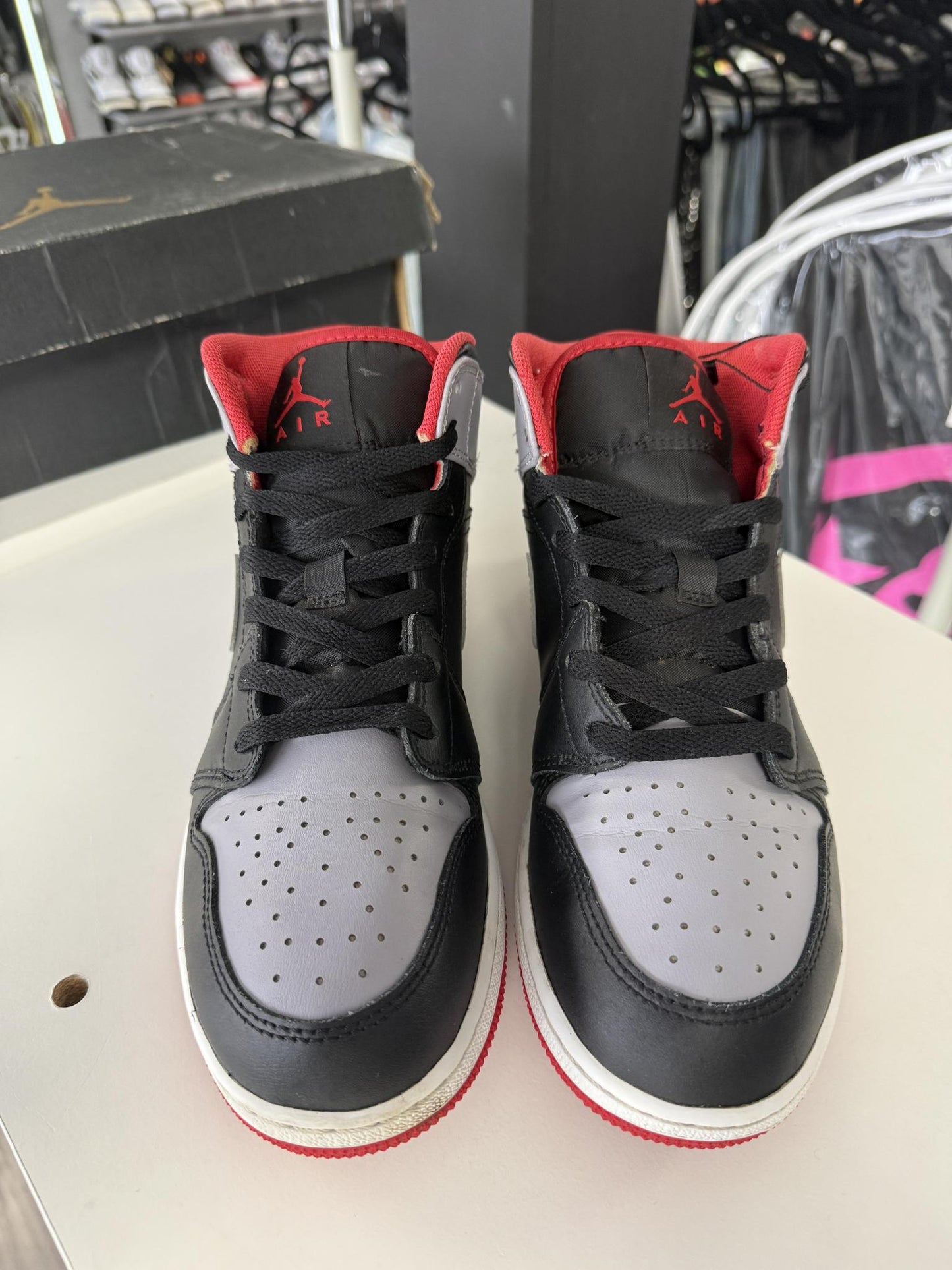Jordan 1 Mid "Grey Red" Used Size 6.5Y/8W