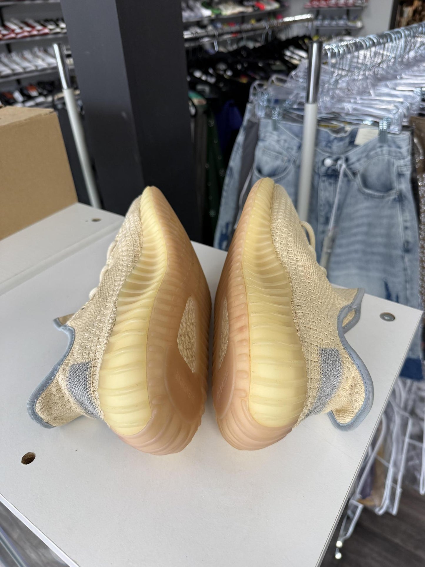 Yeezy 350 V2 "Linen" Used Size 11.5