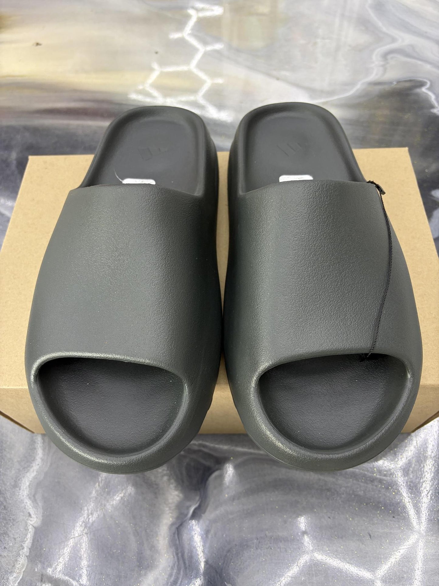 Adidas Yeezy Slide "Onyx" Used Size 11