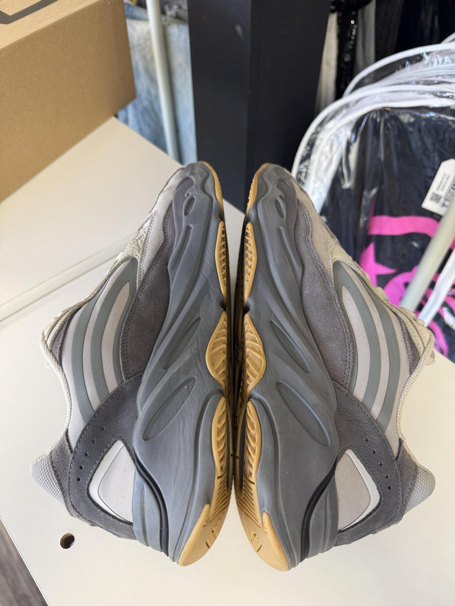 Yeezy 700 V2 "Tephra" Used Size 13.5