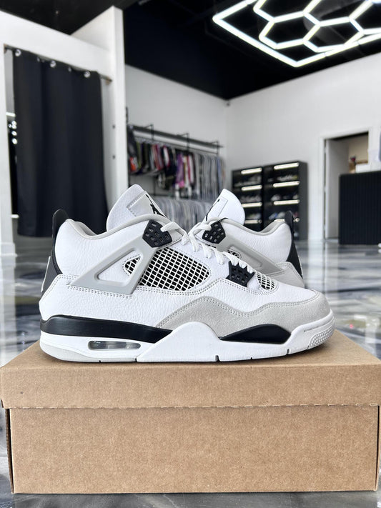 Jordan 4 "Military Black" Used Size 11.5