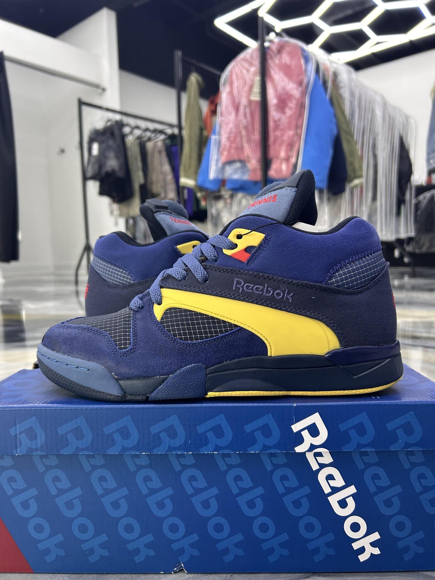 Reebok Court Victory Pump "Navy Yellow" Used Size 9.5