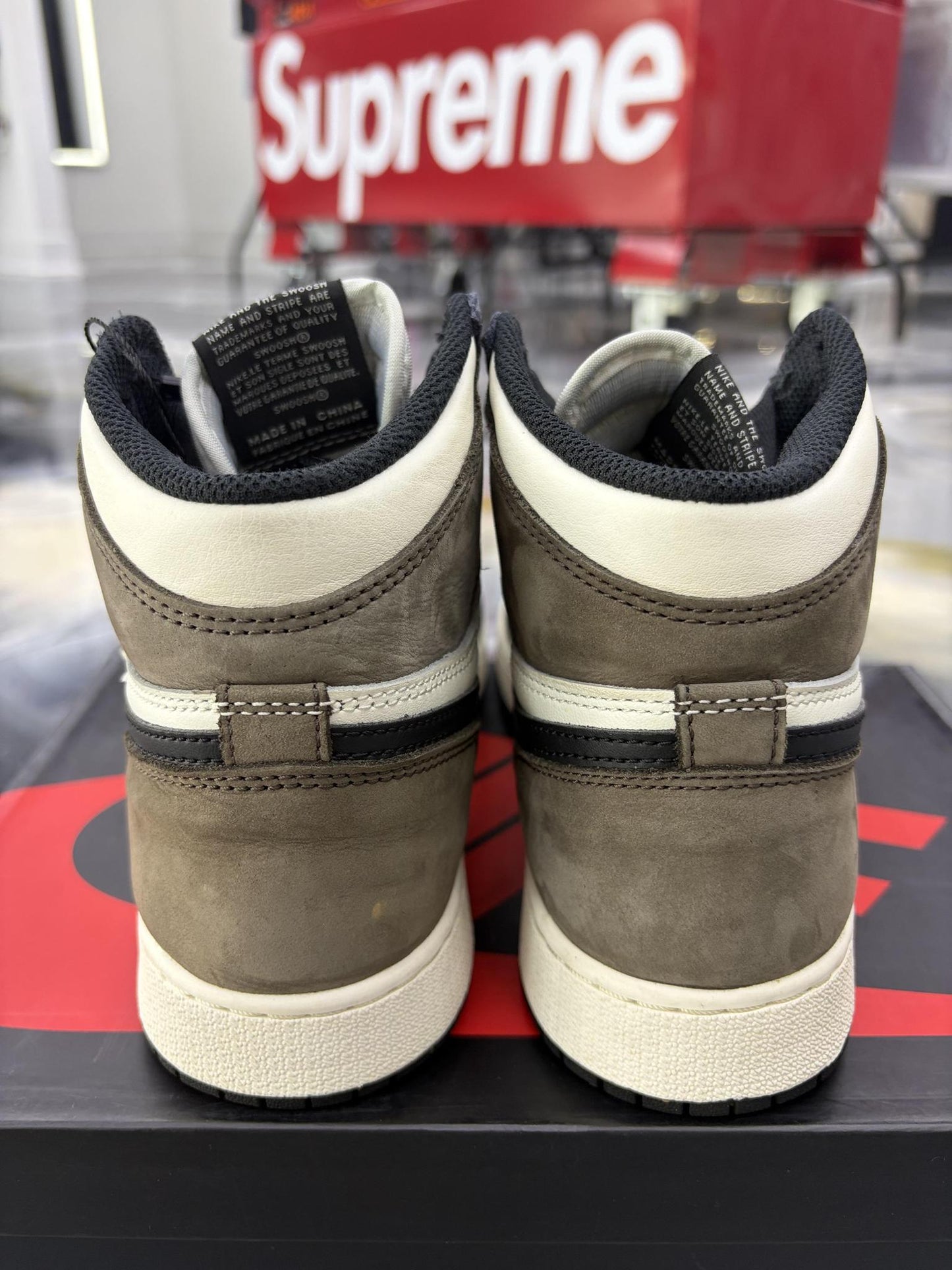 Jordan 1 High "Mocha" Used Size 6.5Y/8W