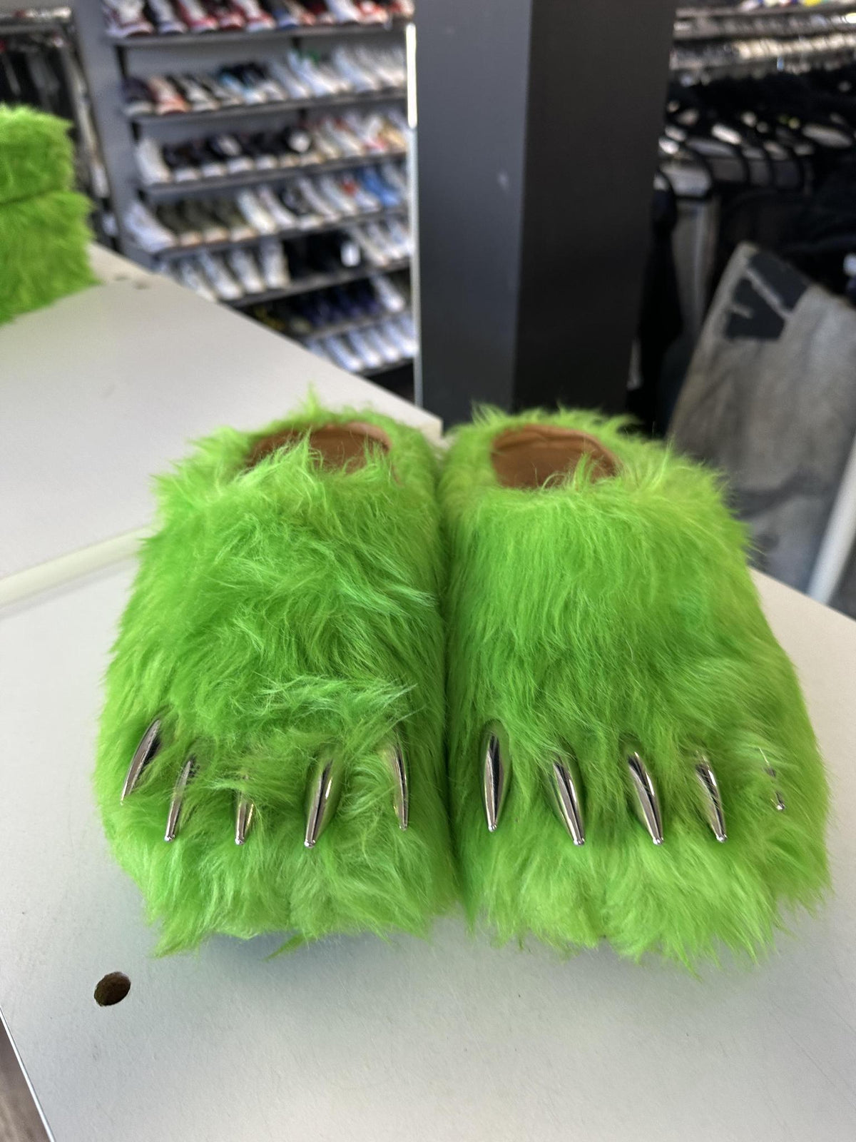 Bear Claw Slides "Green" Size 11 Used