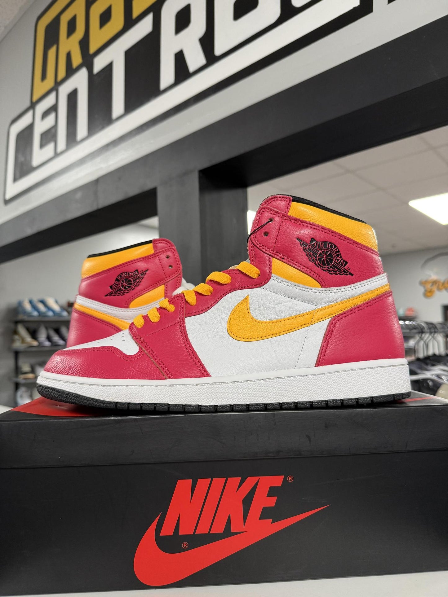 Jordan 1 "Light Fusion Red" Used Size 12