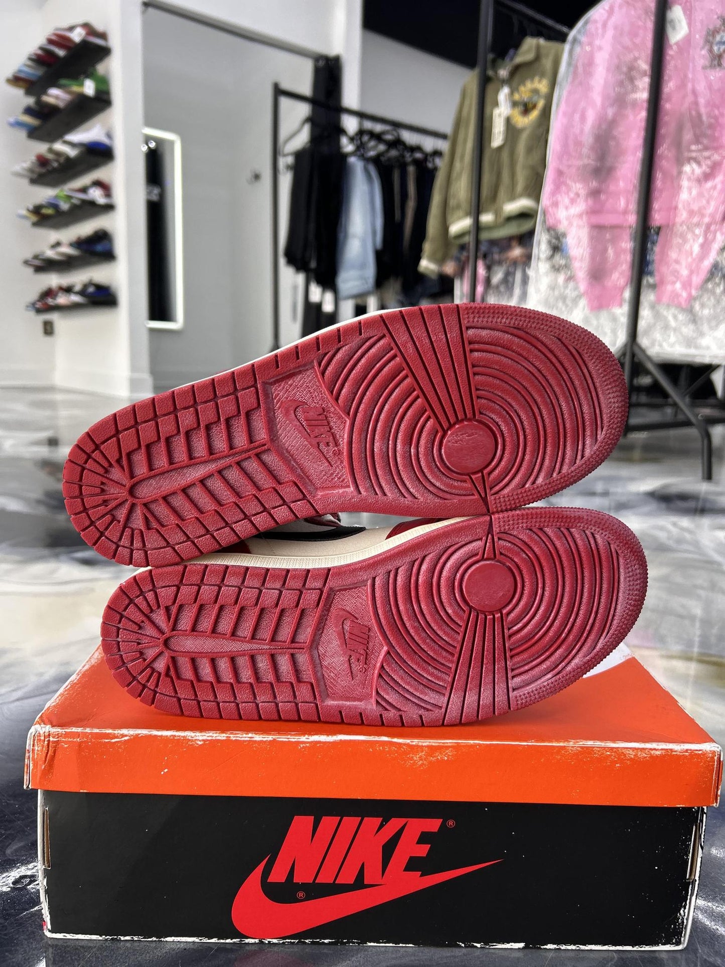 Jordan 1 "Lost & Found Chicago" Used Size 9
