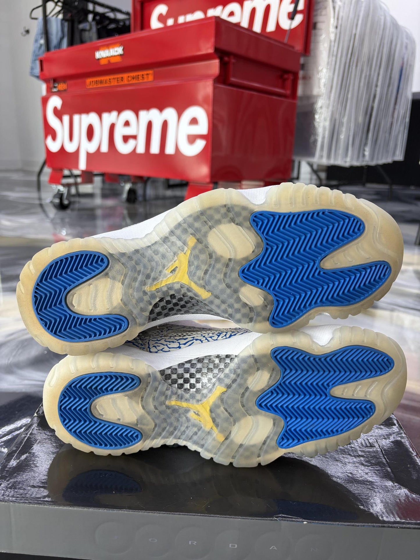 Jordan 11 Low IE "Argon Blue" Used Size 9