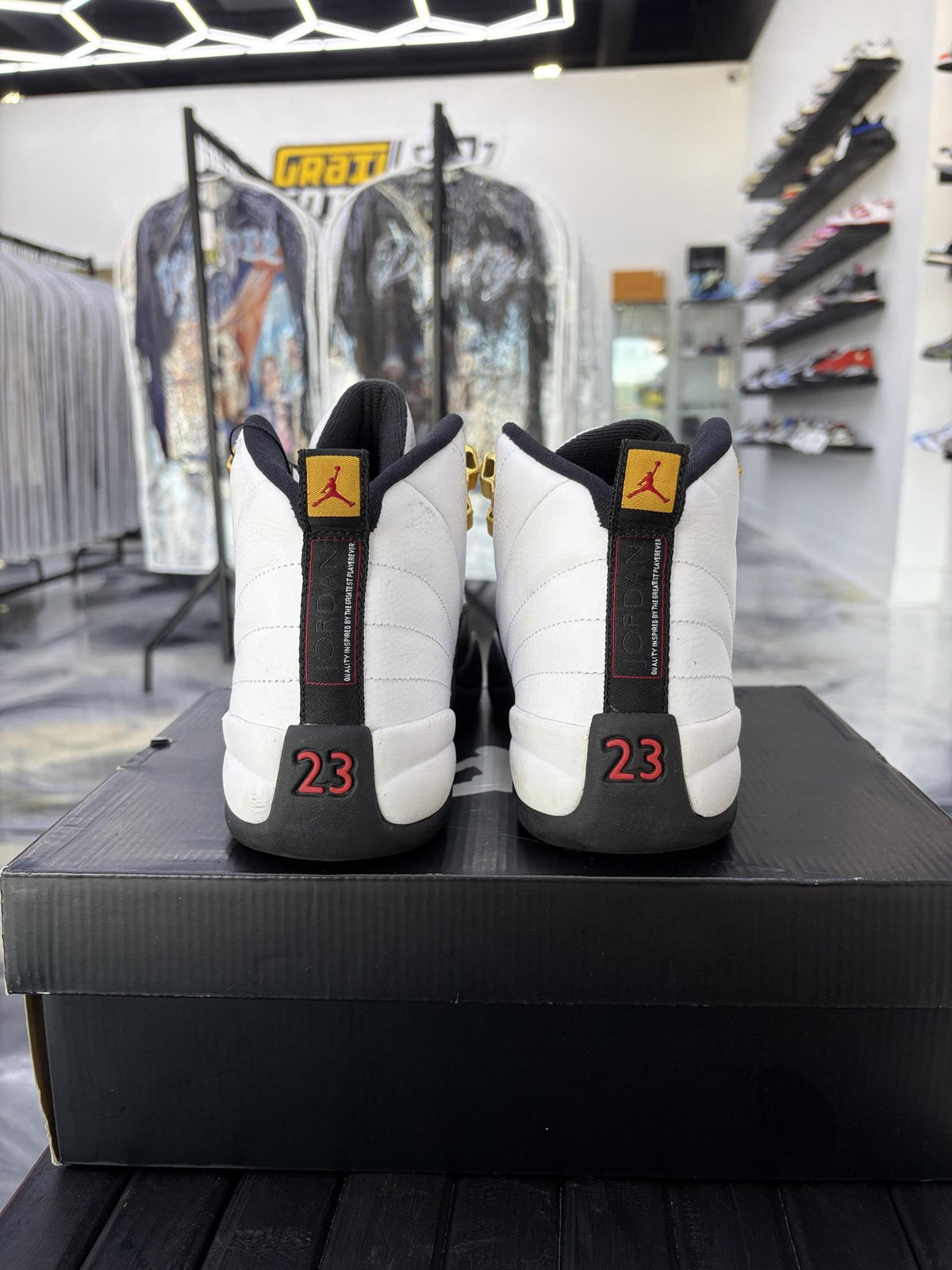 Jordan 12 "Taxi 2013" Used Size 6.5Y/8W
