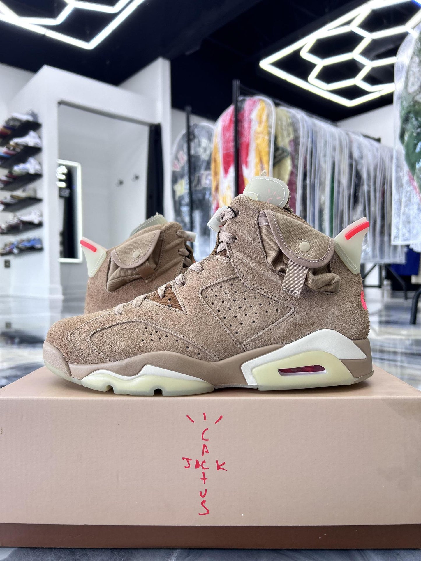 Jordan 6 x Travis Scott "British Khaki" Used Size 10