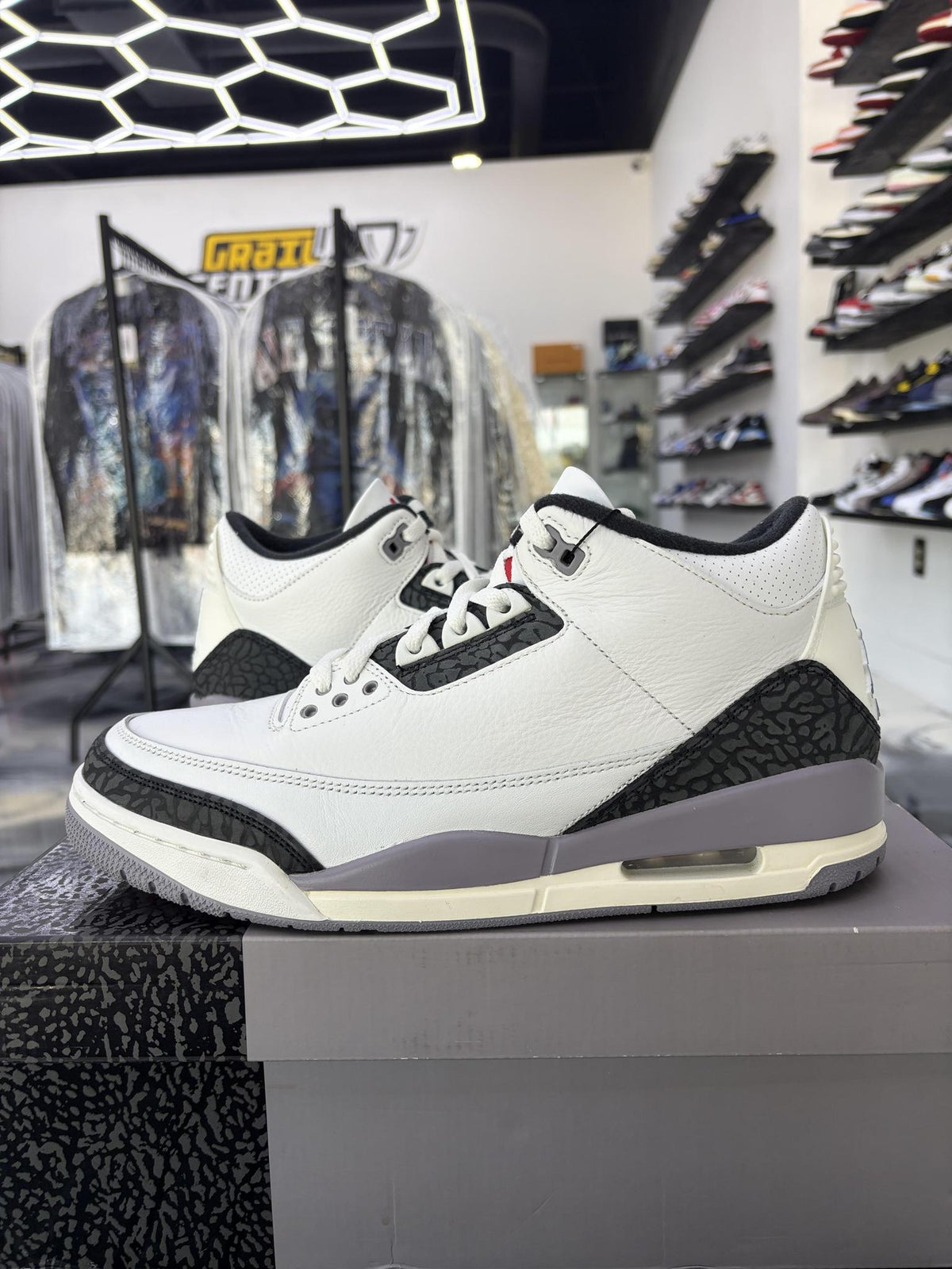 Jordan 3 "Cement Grey" Used Size 10.5