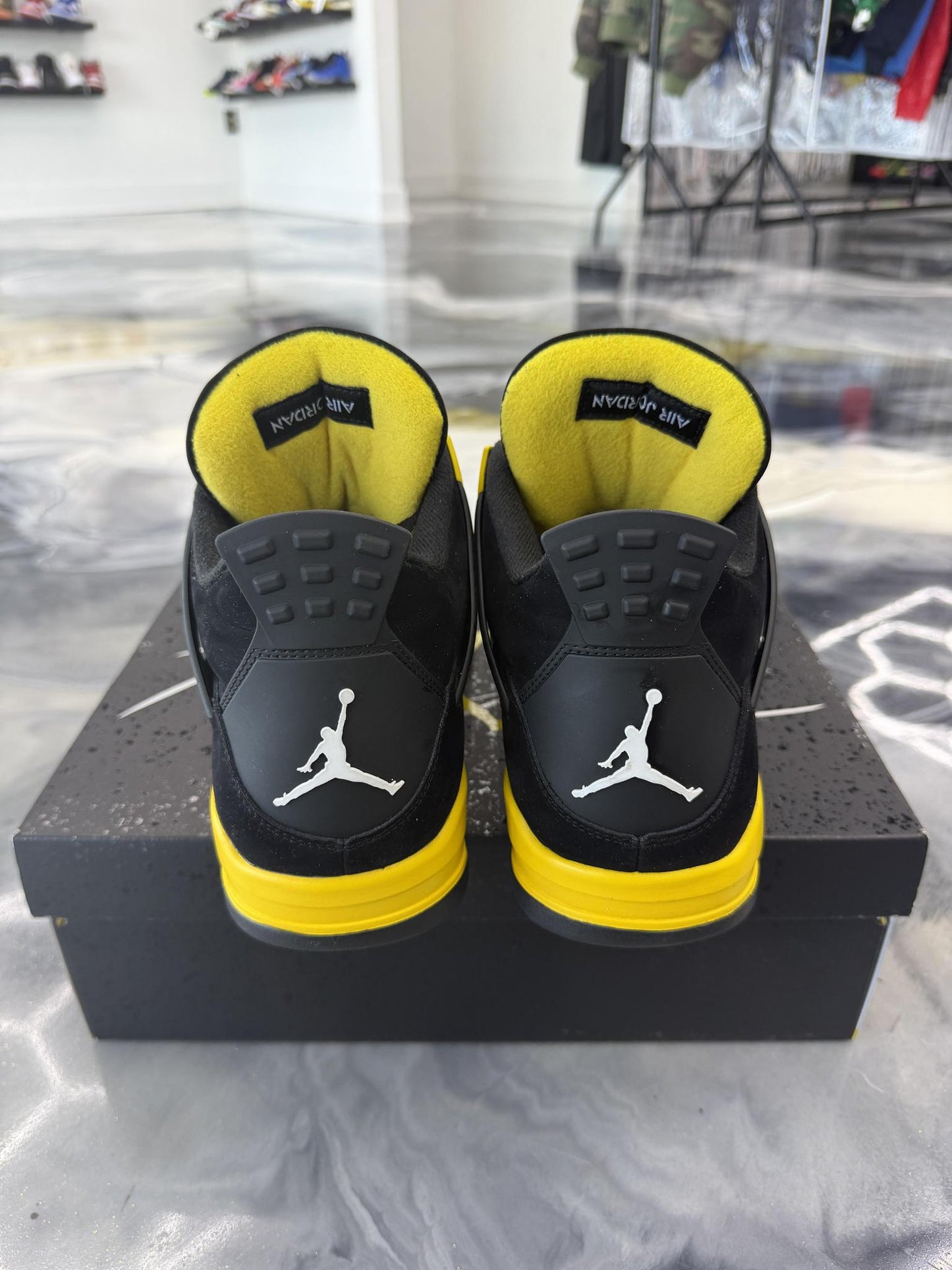 Jordan 4 "Thunder" Used Size 14