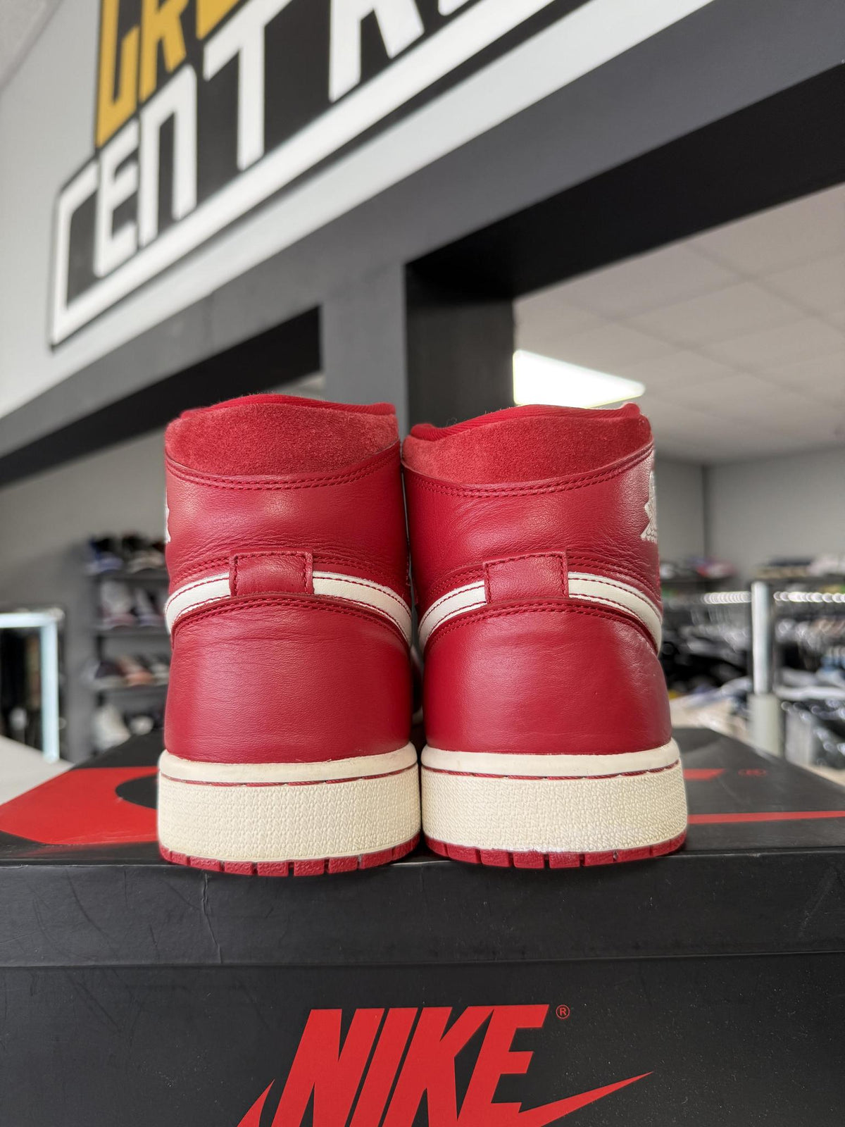 Jordan 1 "Gym Red (2014)" Used Size 9.5